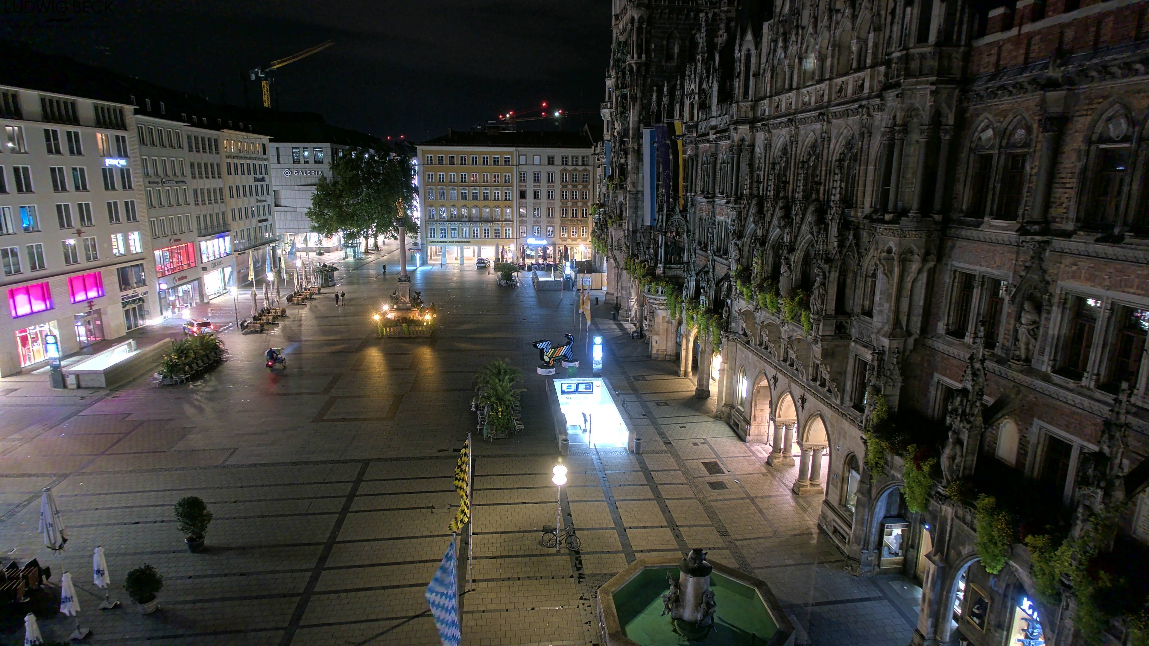Archived image Webcam at the Marienplatz, Munich