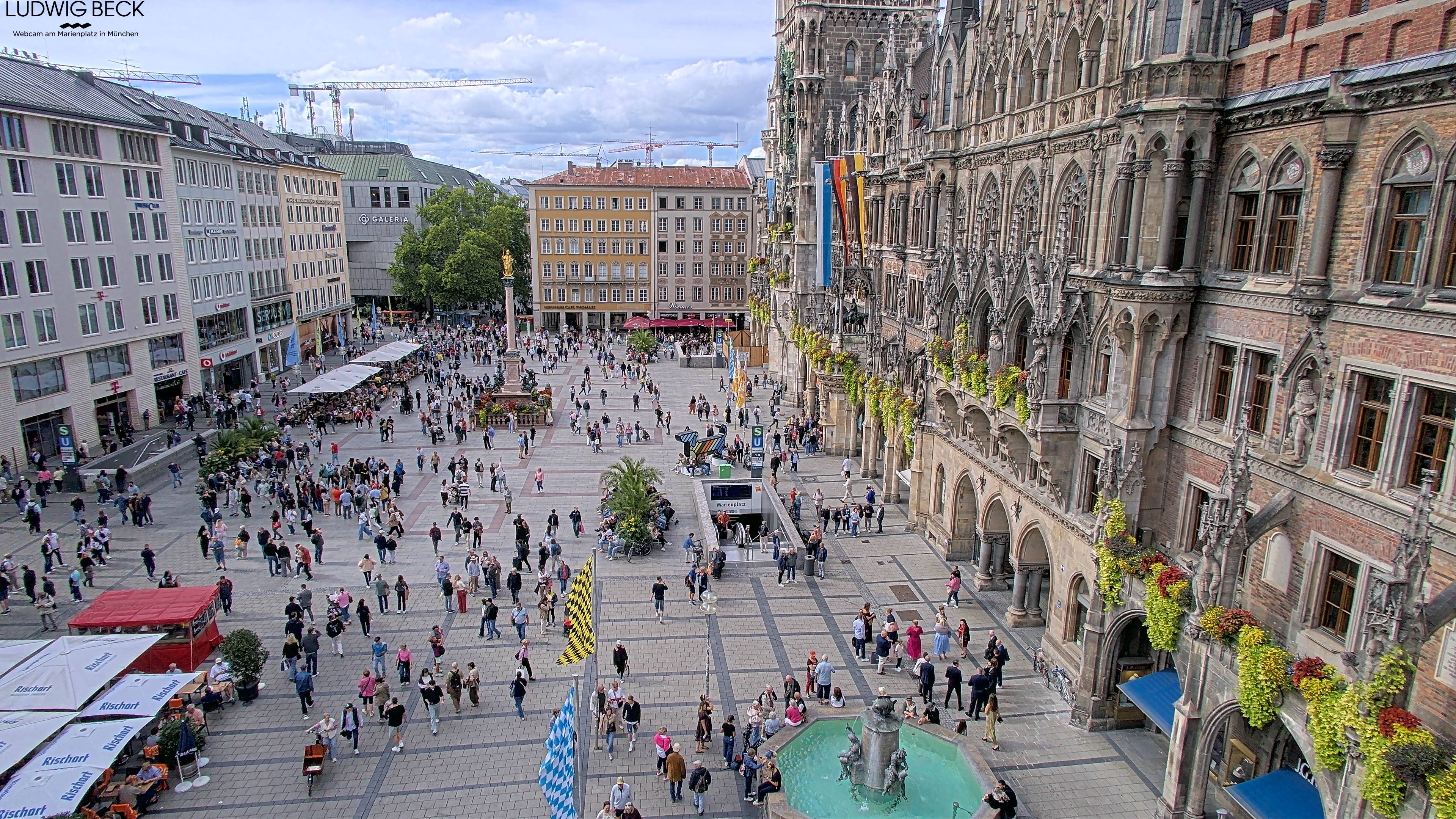 Archived image Webcam at the Marienplatz, Munich
