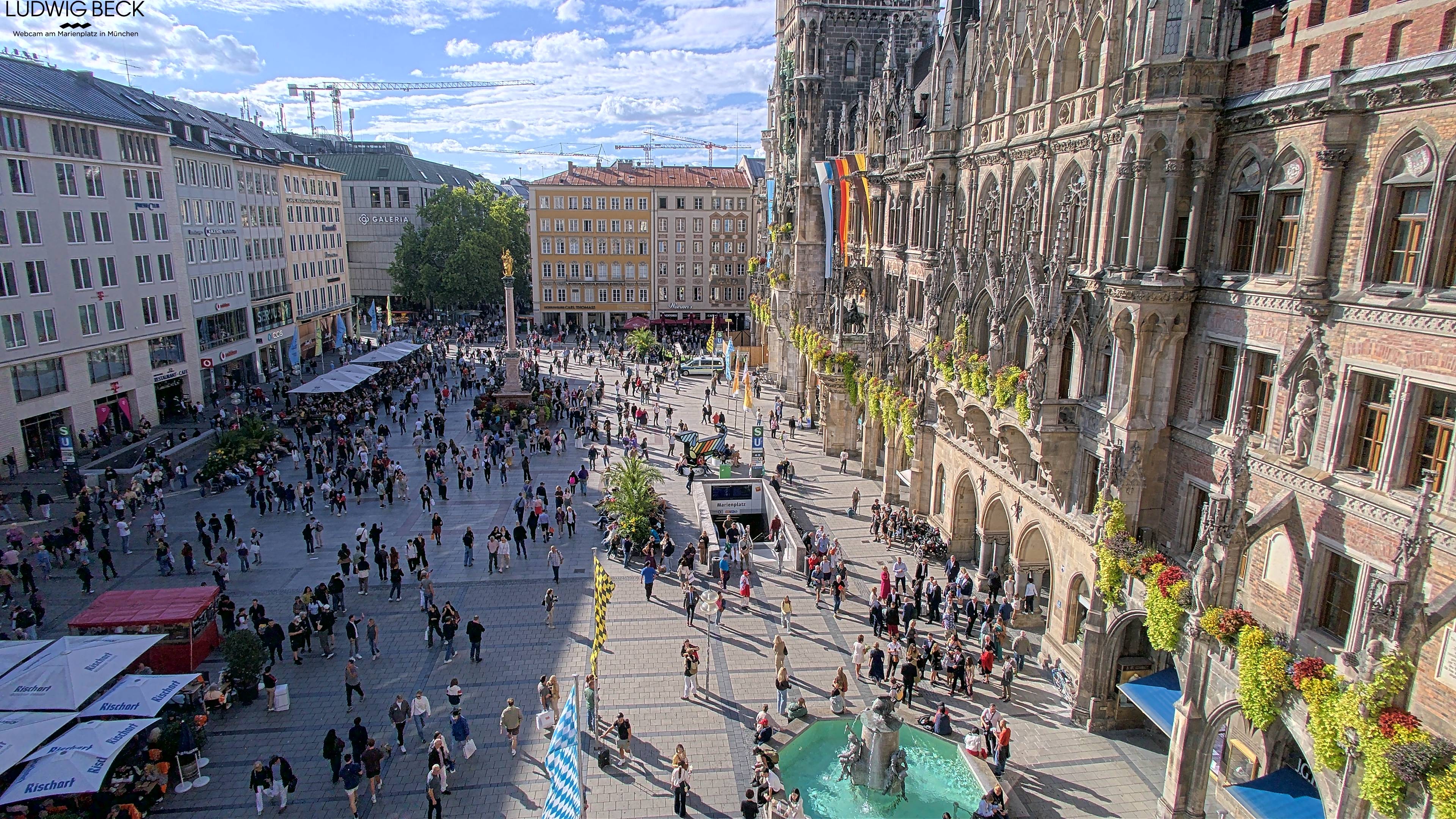 Archived image Webcam at the Marienplatz, Munich