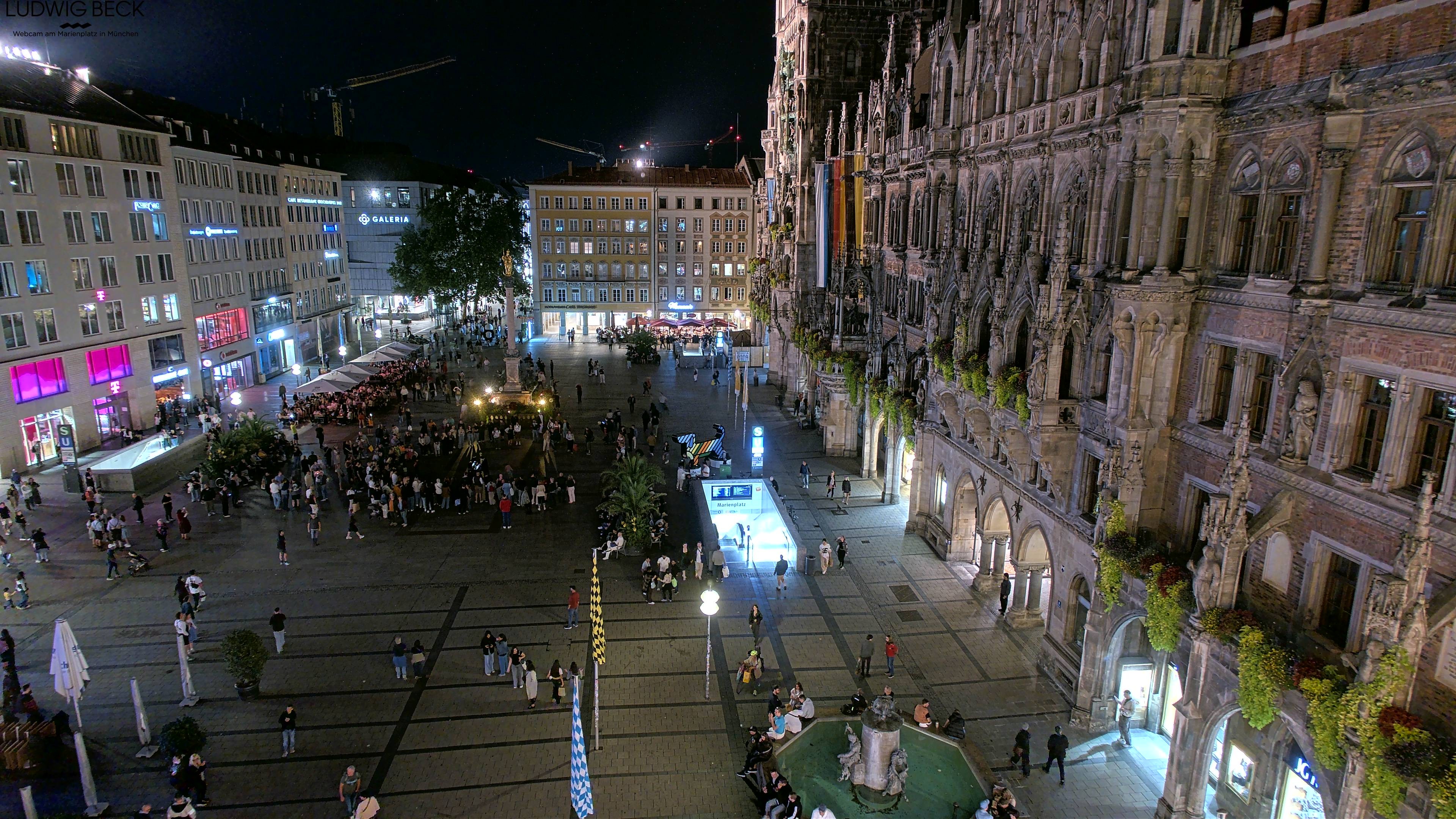 Archived image Webcam at the Marienplatz, Munich