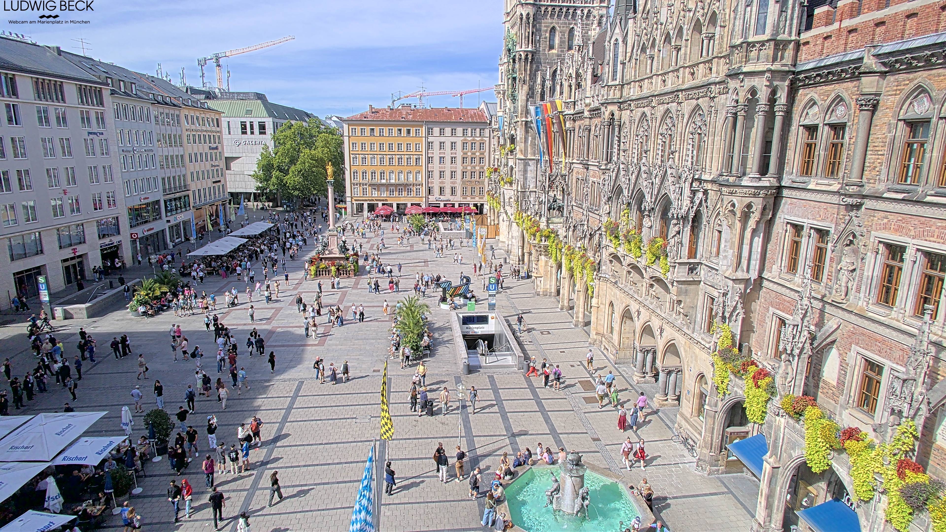 Archived image Webcam at the Marienplatz, Munich