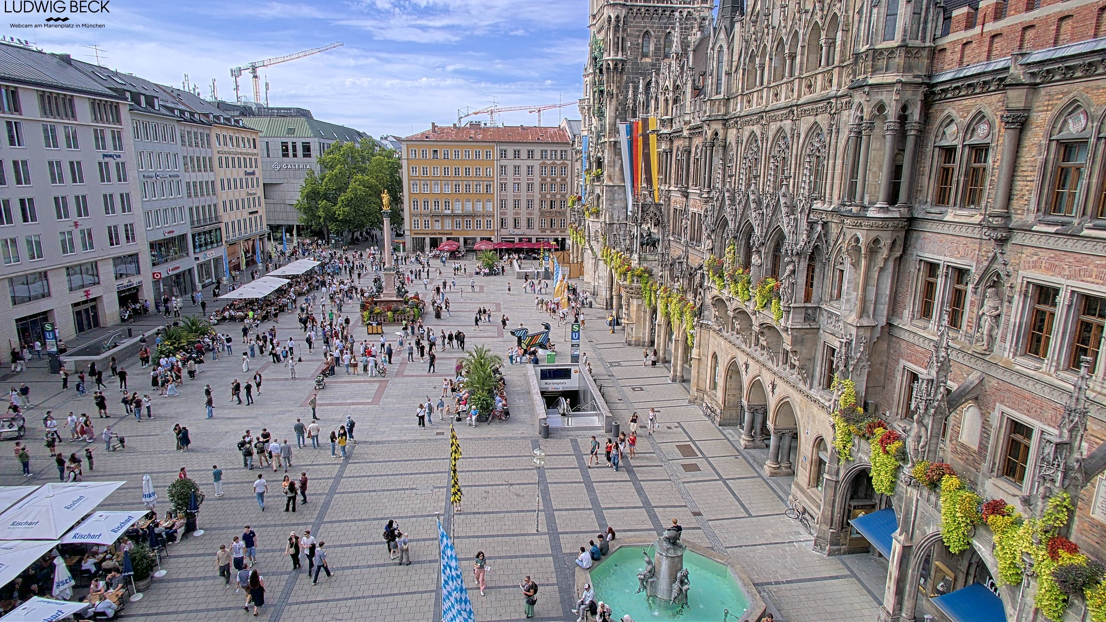 Archived image Webcam at the Marienplatz, Munich