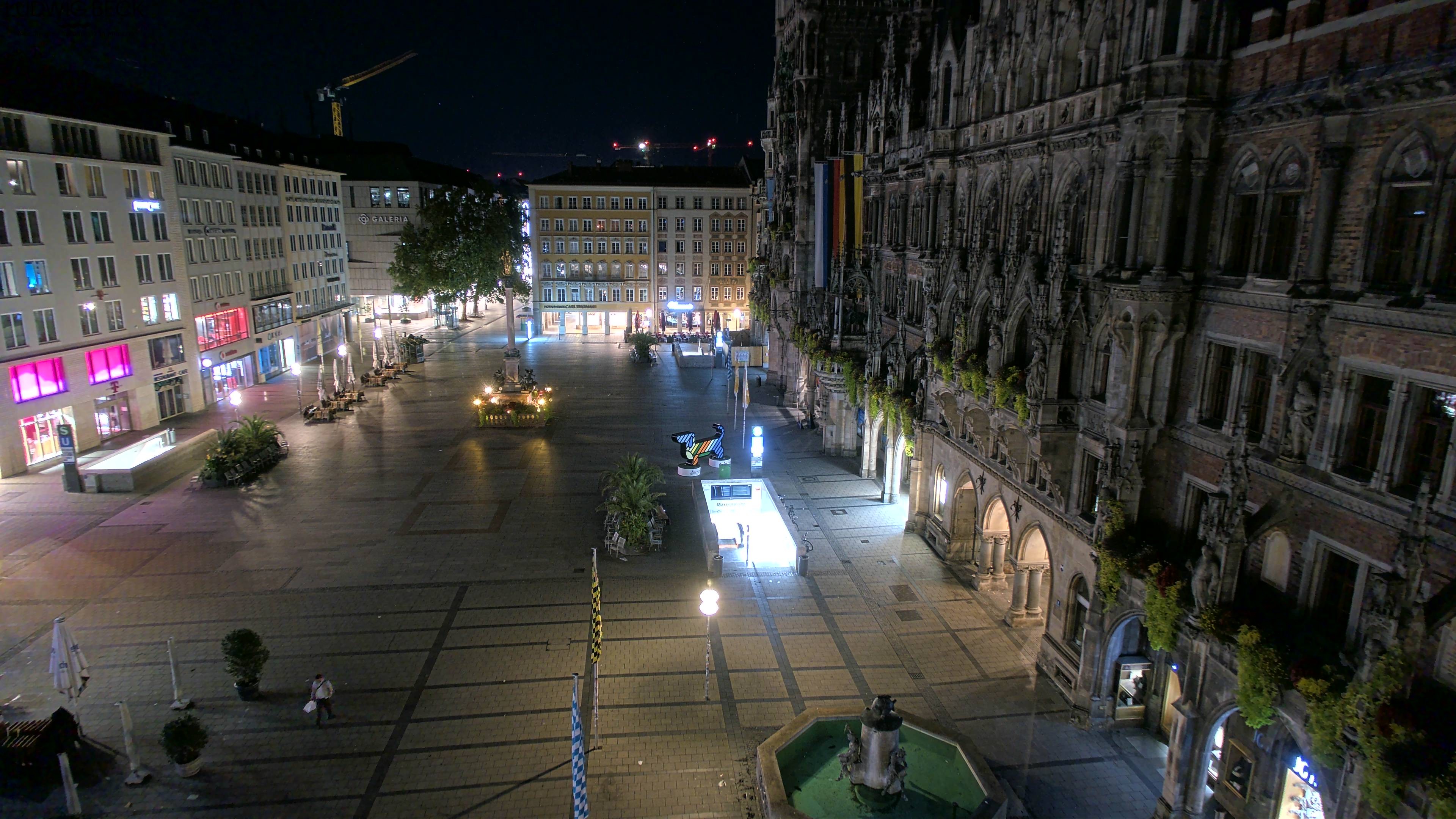 Archived image Webcam at the Marienplatz, Munich
