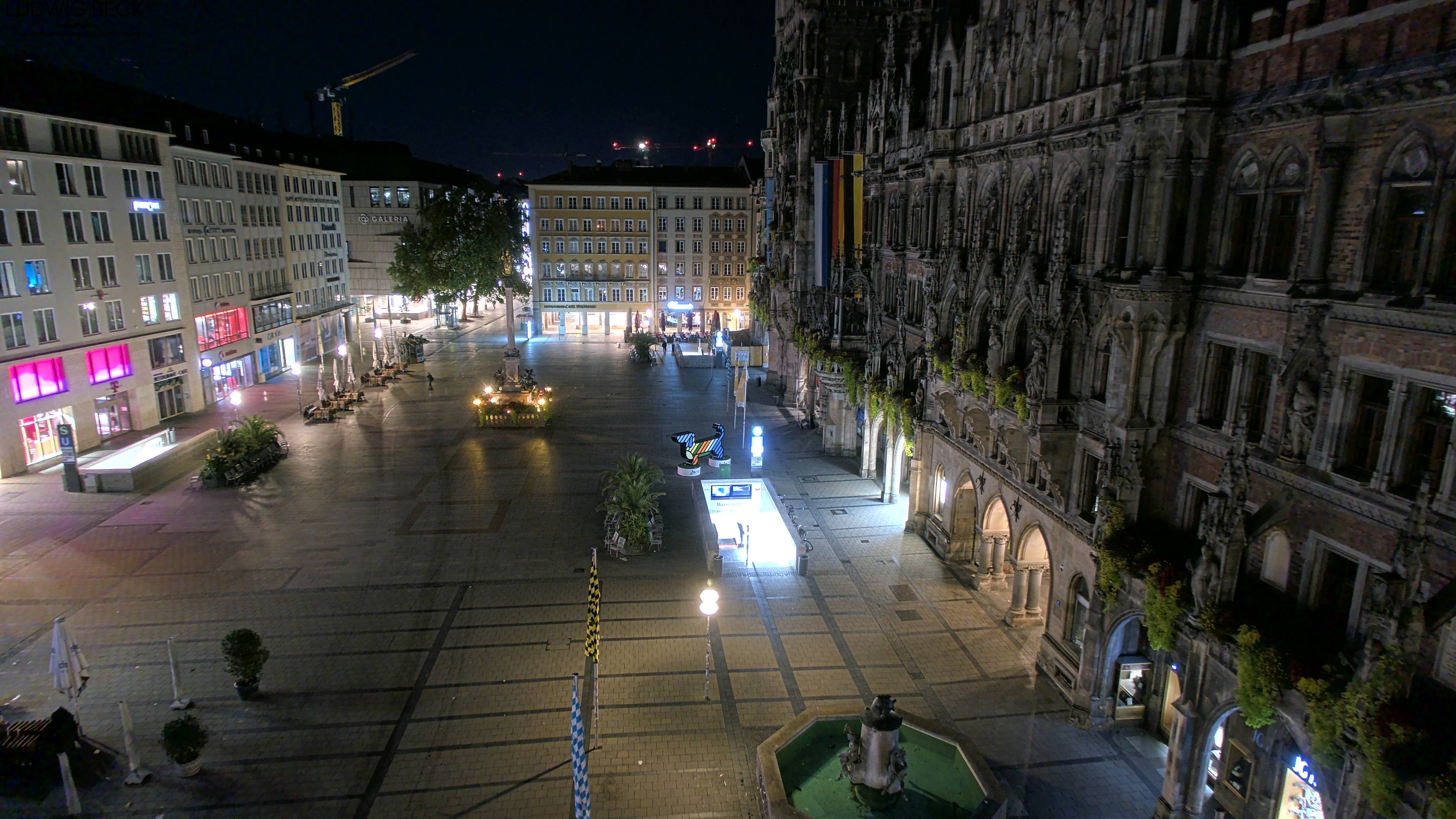 Archived image Webcam at the Marienplatz, Munich