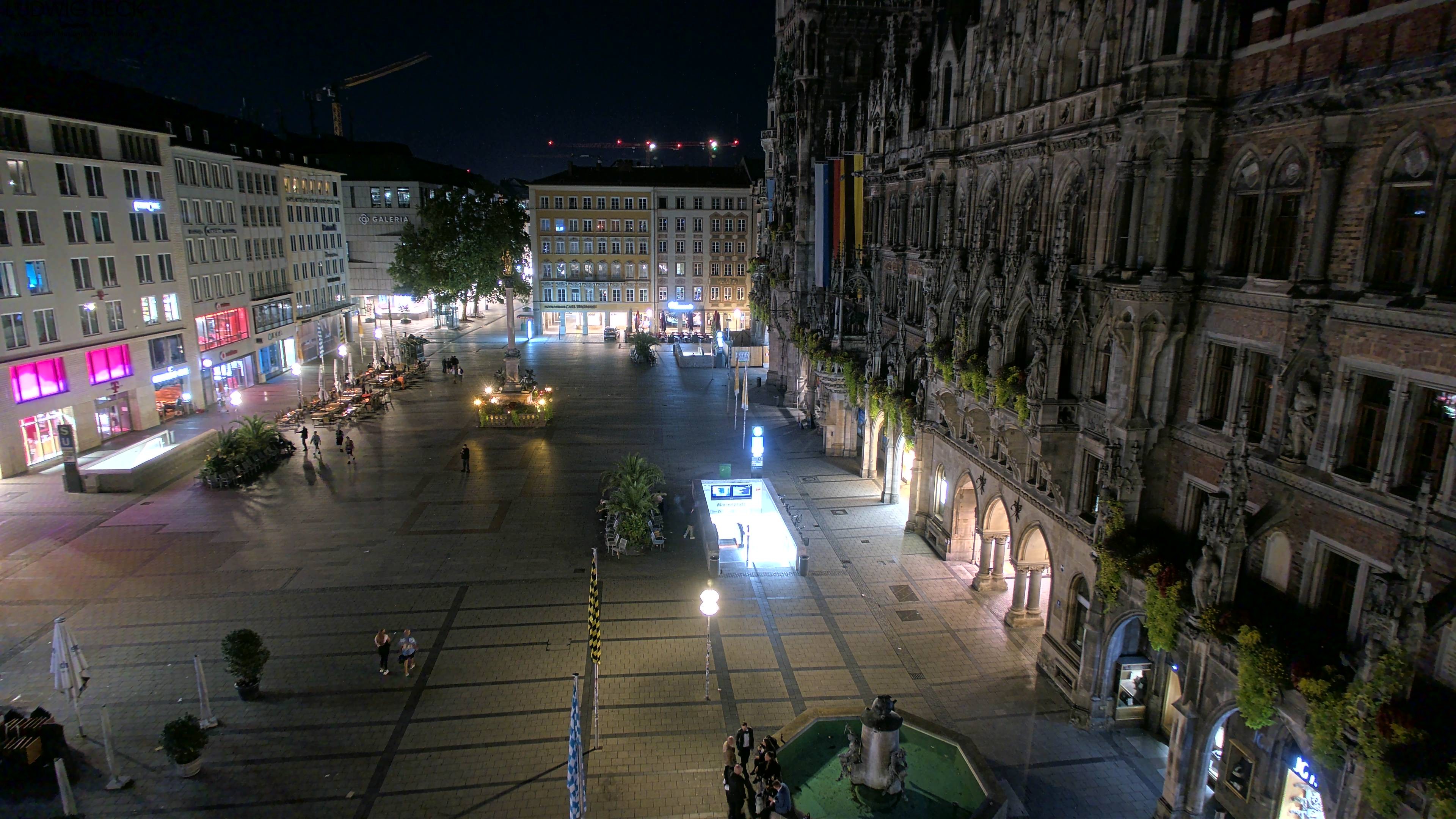 Archived image Webcam at the Marienplatz, Munich
