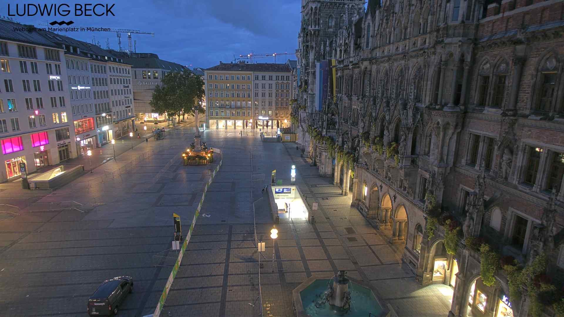 Archived image Webcam at the Marienplatz, Munich