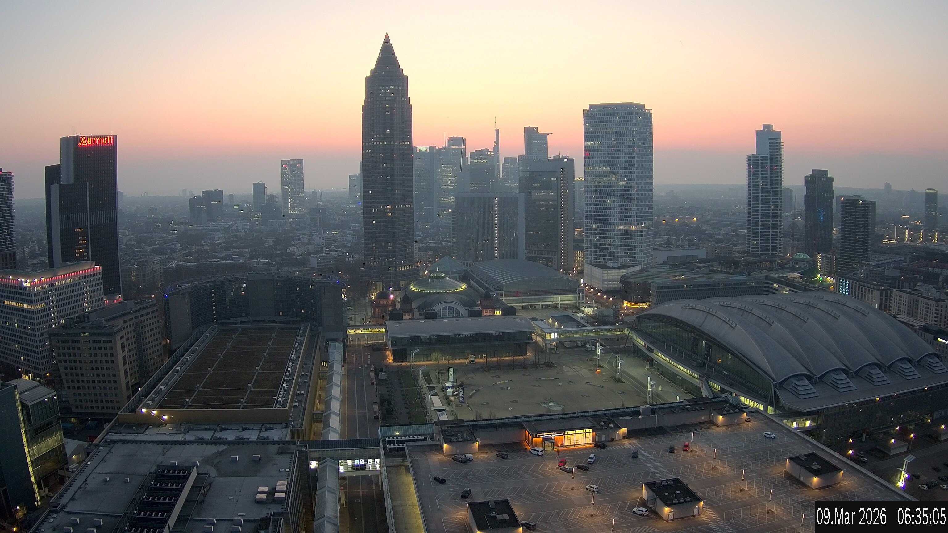 Archived image Webcam Frankfurt: View at the Skyline