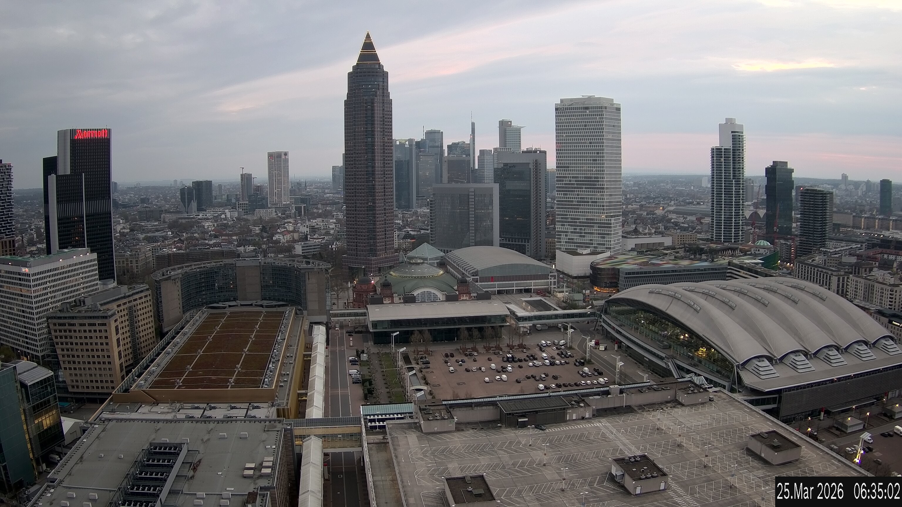 Archived image Webcam Frankfurt: View at the Skyline