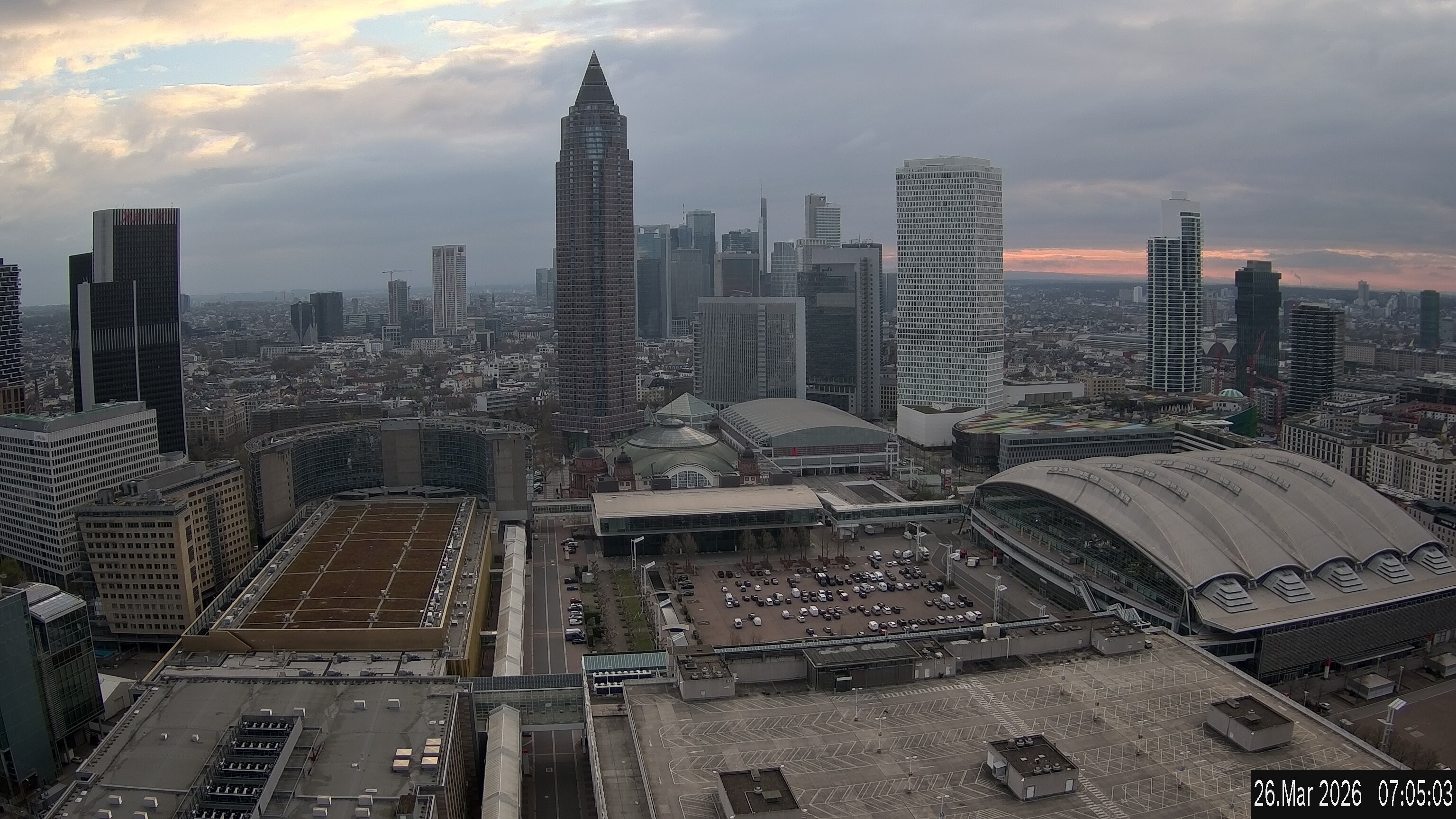 Archived image Webcam Frankfurt: View at the Skyline