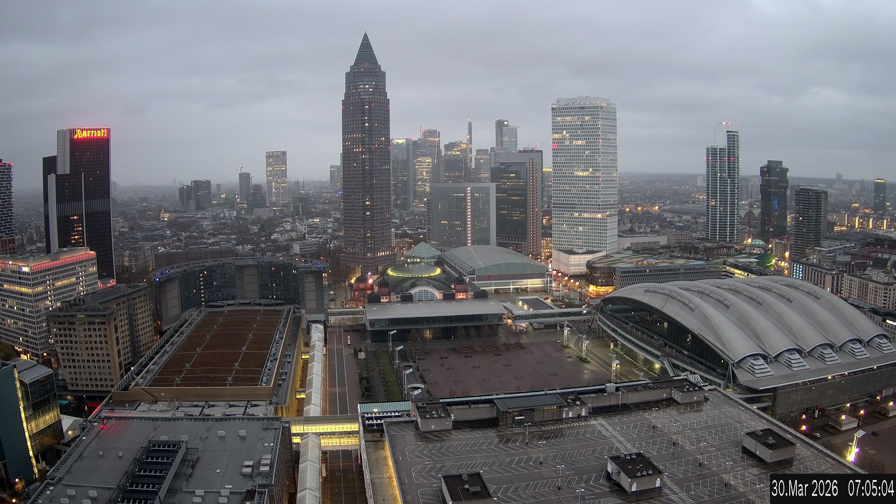 Archived image Webcam Frankfurt: View at the Skyline