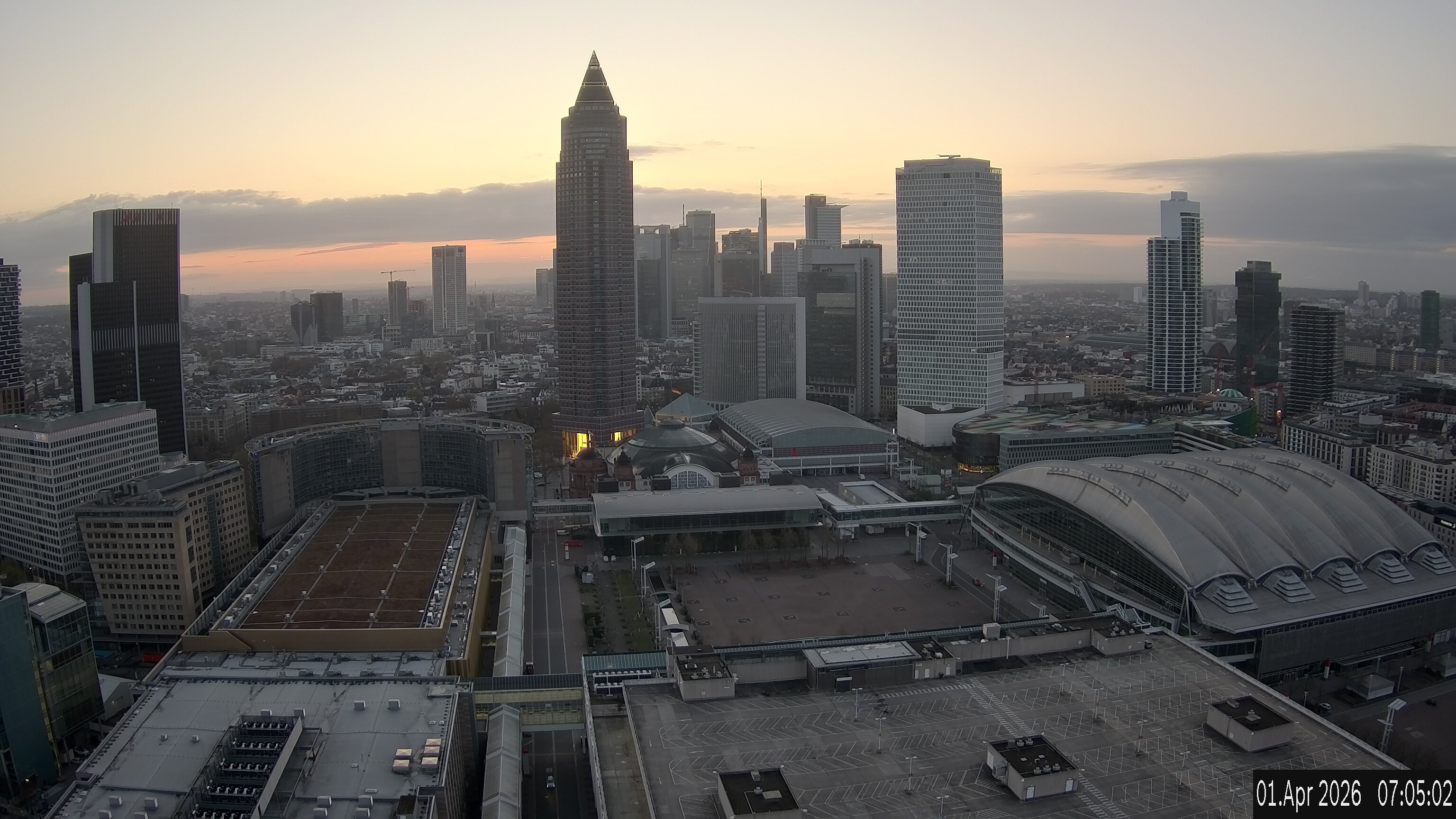 Archived image Webcam Frankfurt: View at the Skyline