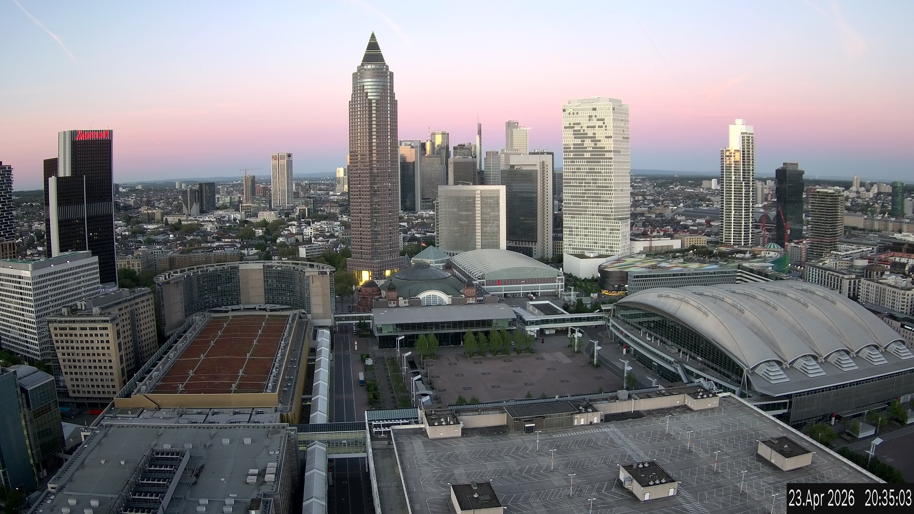 Archived image Webcam Frankfurt: View at the Skyline