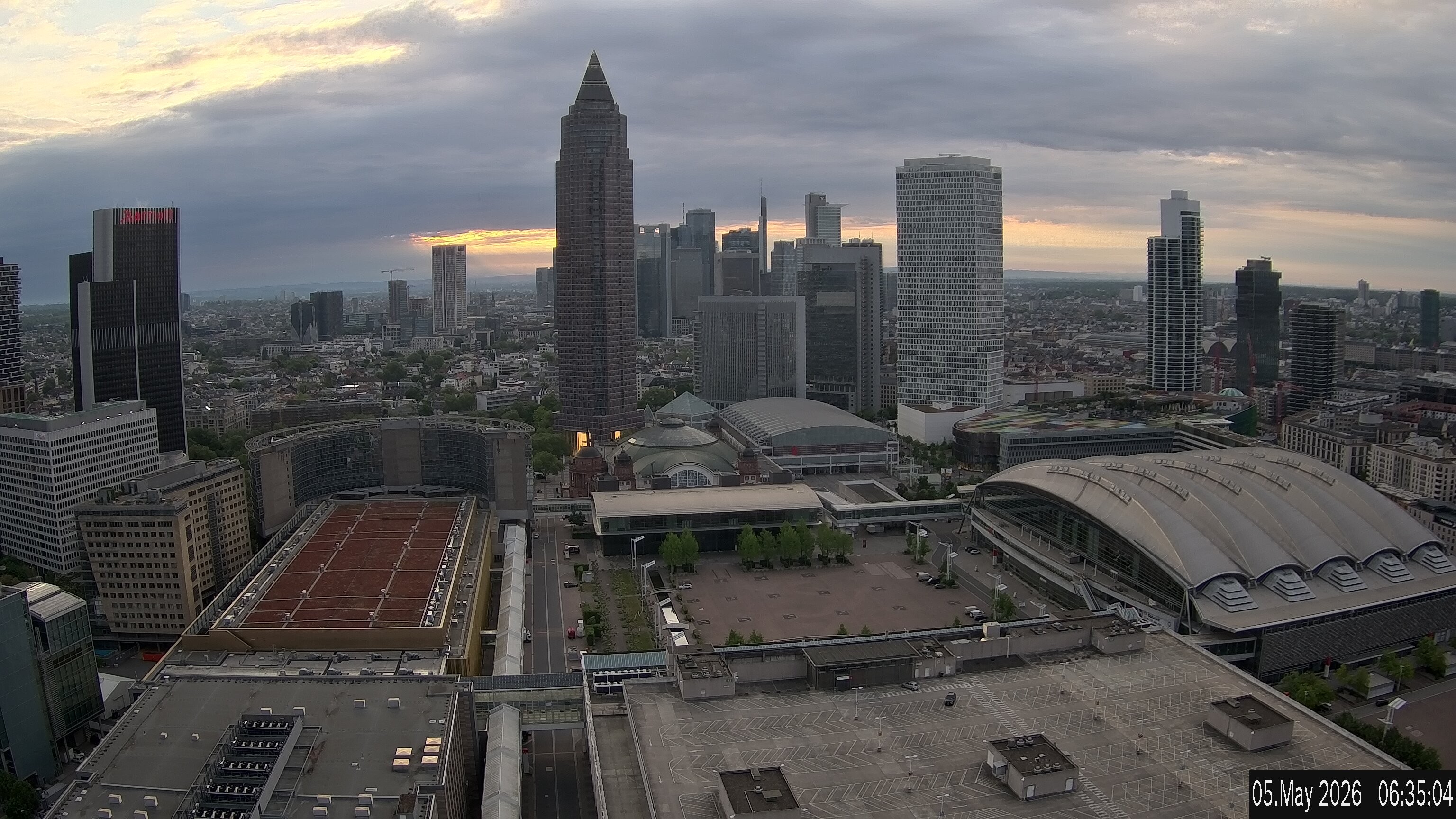 Archived image Webcam Frankfurt: View at the Skyline