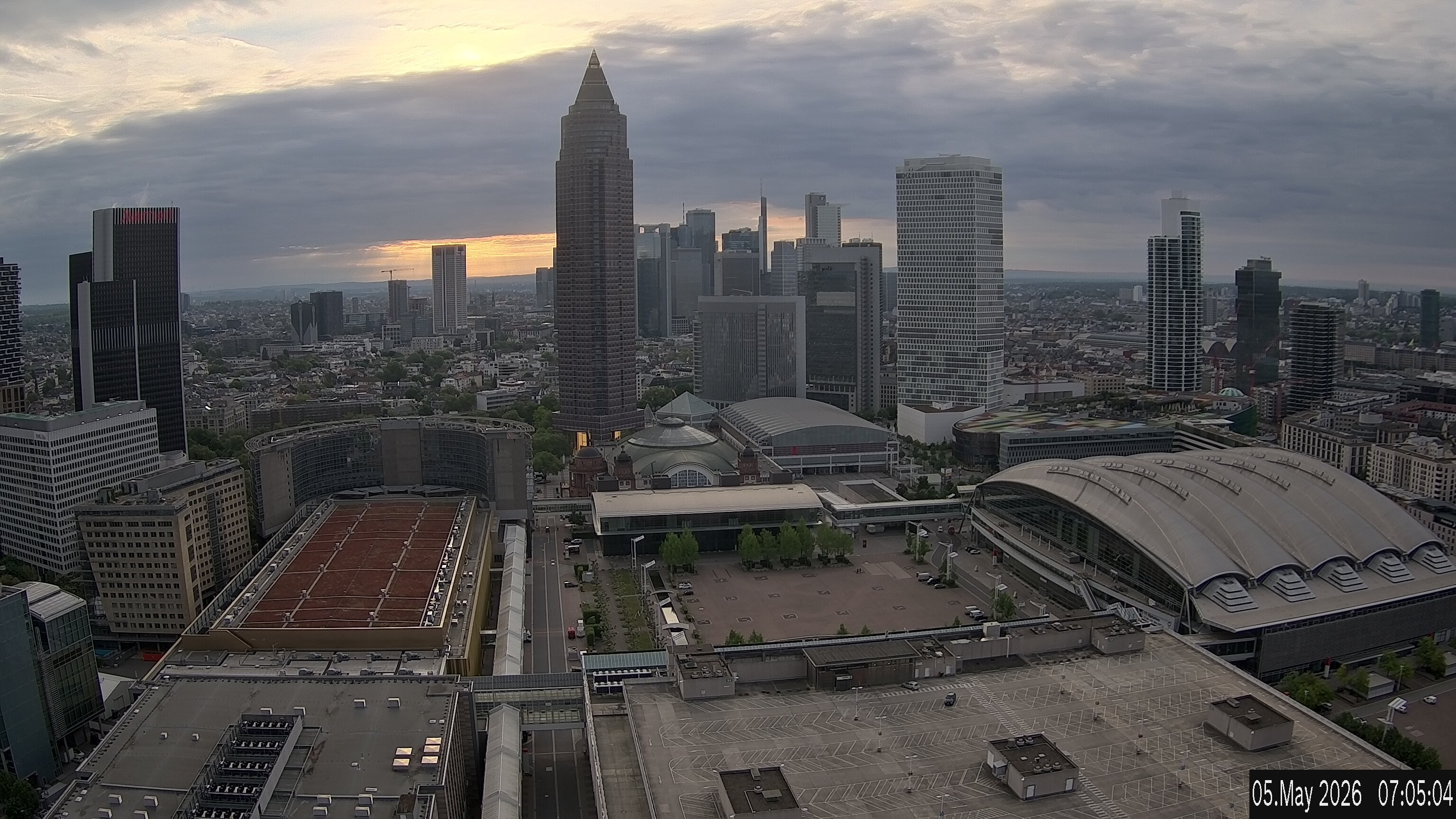 Archived image Webcam Frankfurt: View at the Skyline
