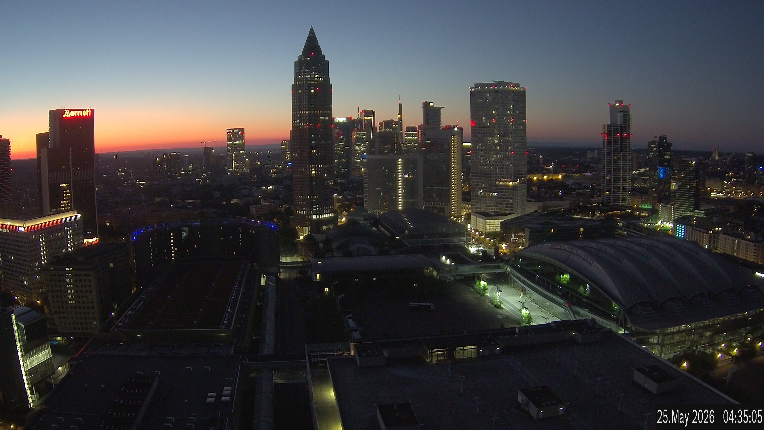Archived image Webcam Frankfurt: View at the Skyline