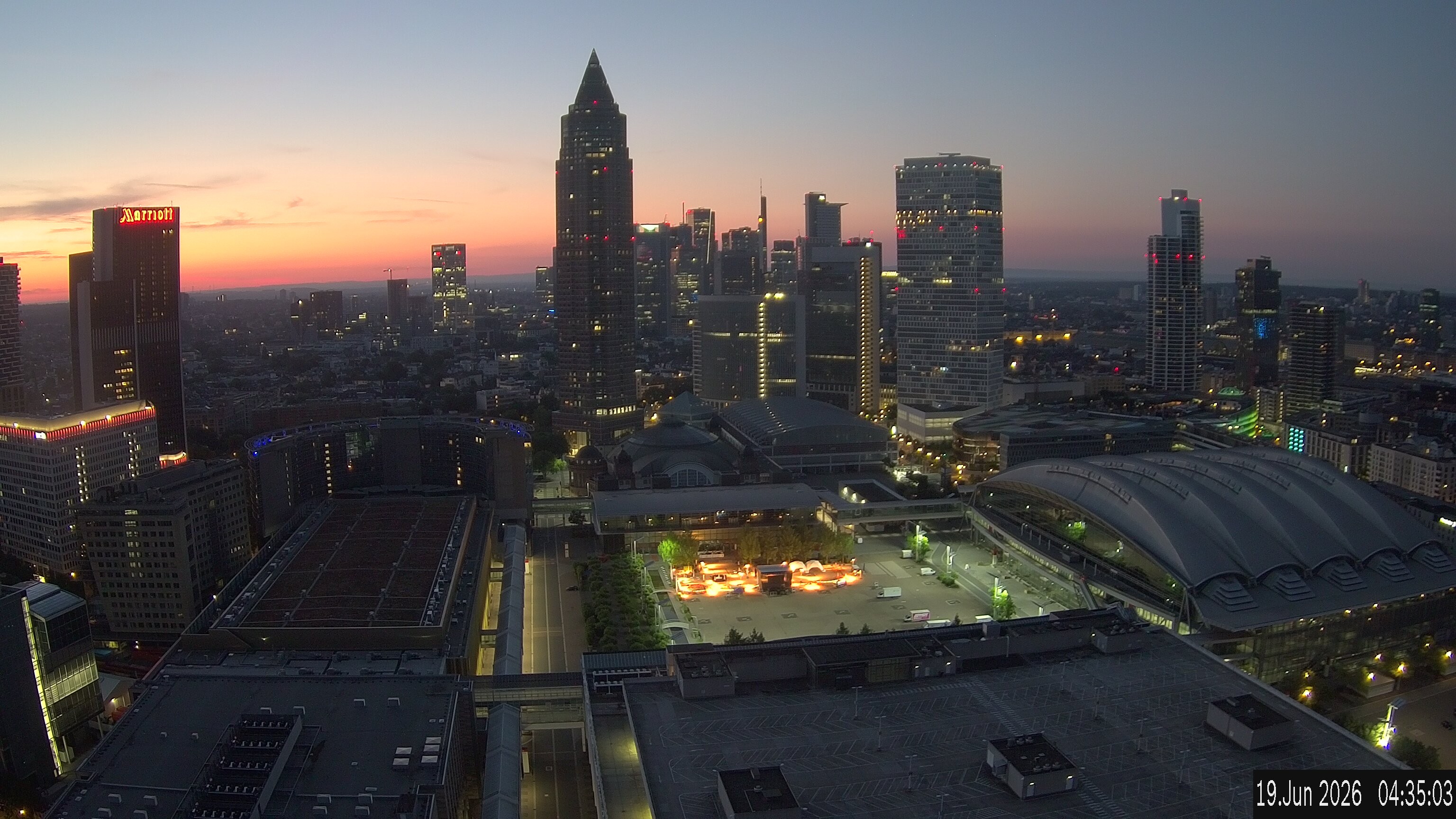 Archived image Webcam Frankfurt: View at the Skyline