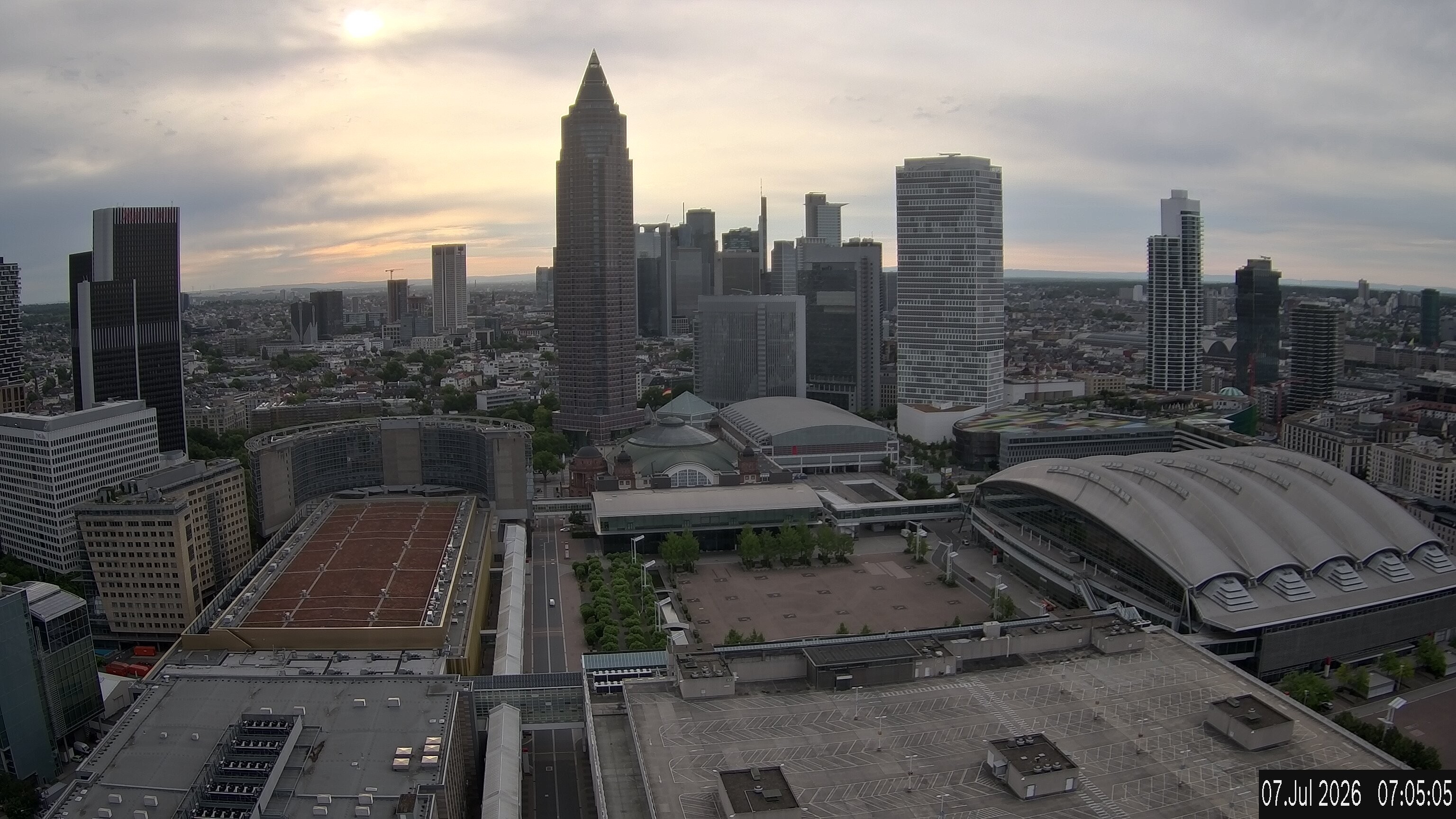 Archived image Webcam Frankfurt: View at the Skyline