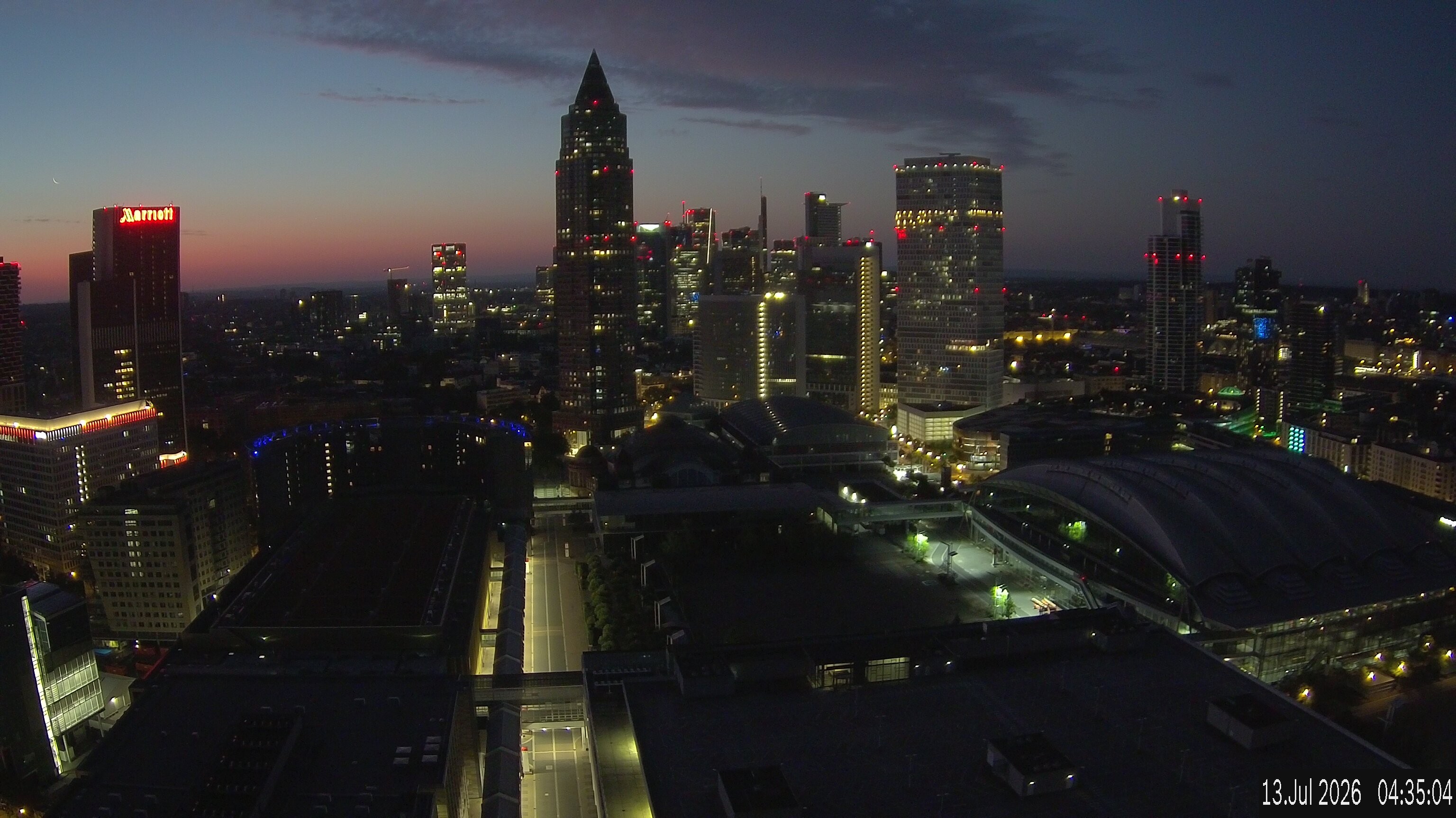 Archived image Webcam Frankfurt: View at the Skyline