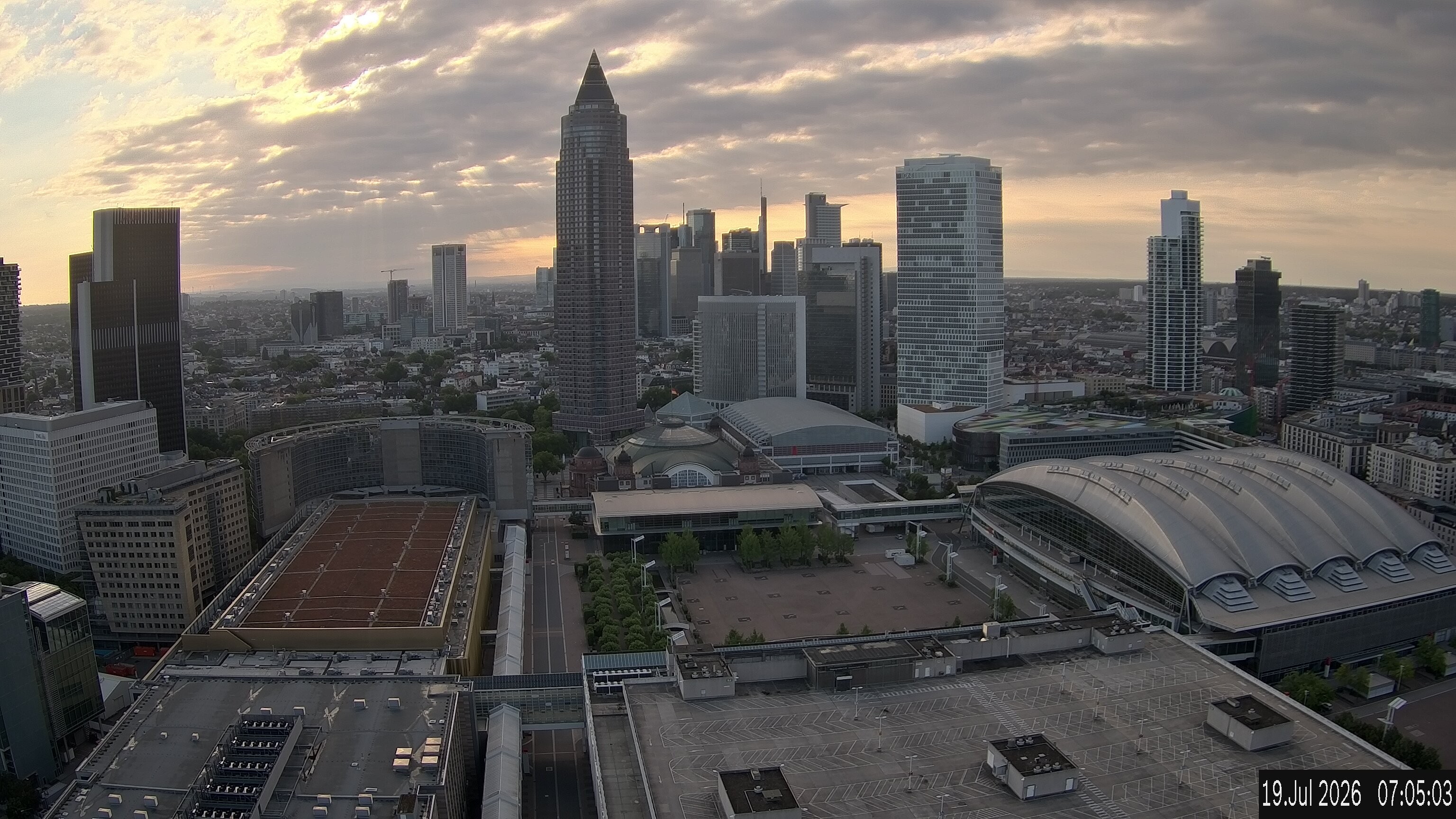 Archived image Webcam Frankfurt: View at the Skyline