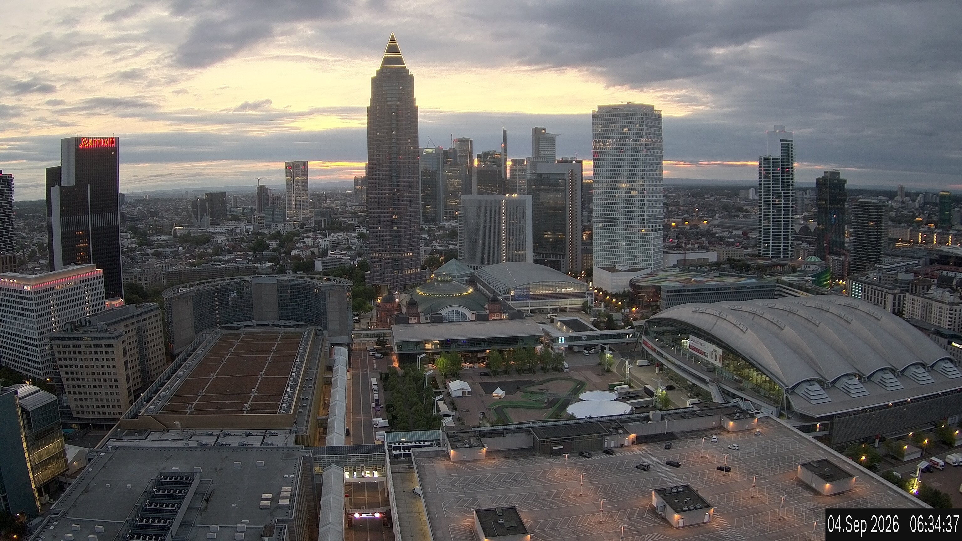 Archived image Webcam Frankfurt: View at the Skyline