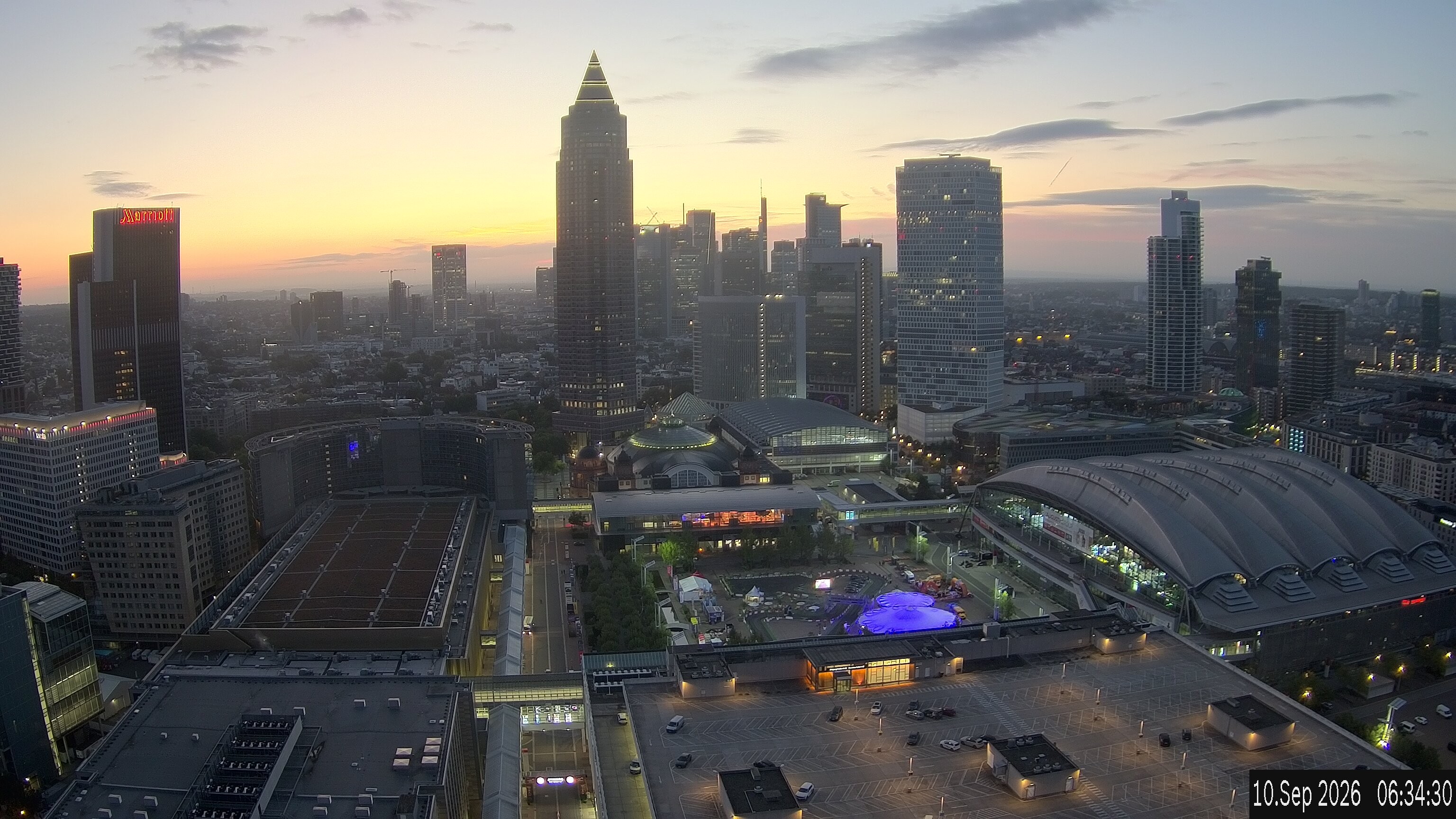 Archived image Webcam Frankfurt: View at the Skyline
