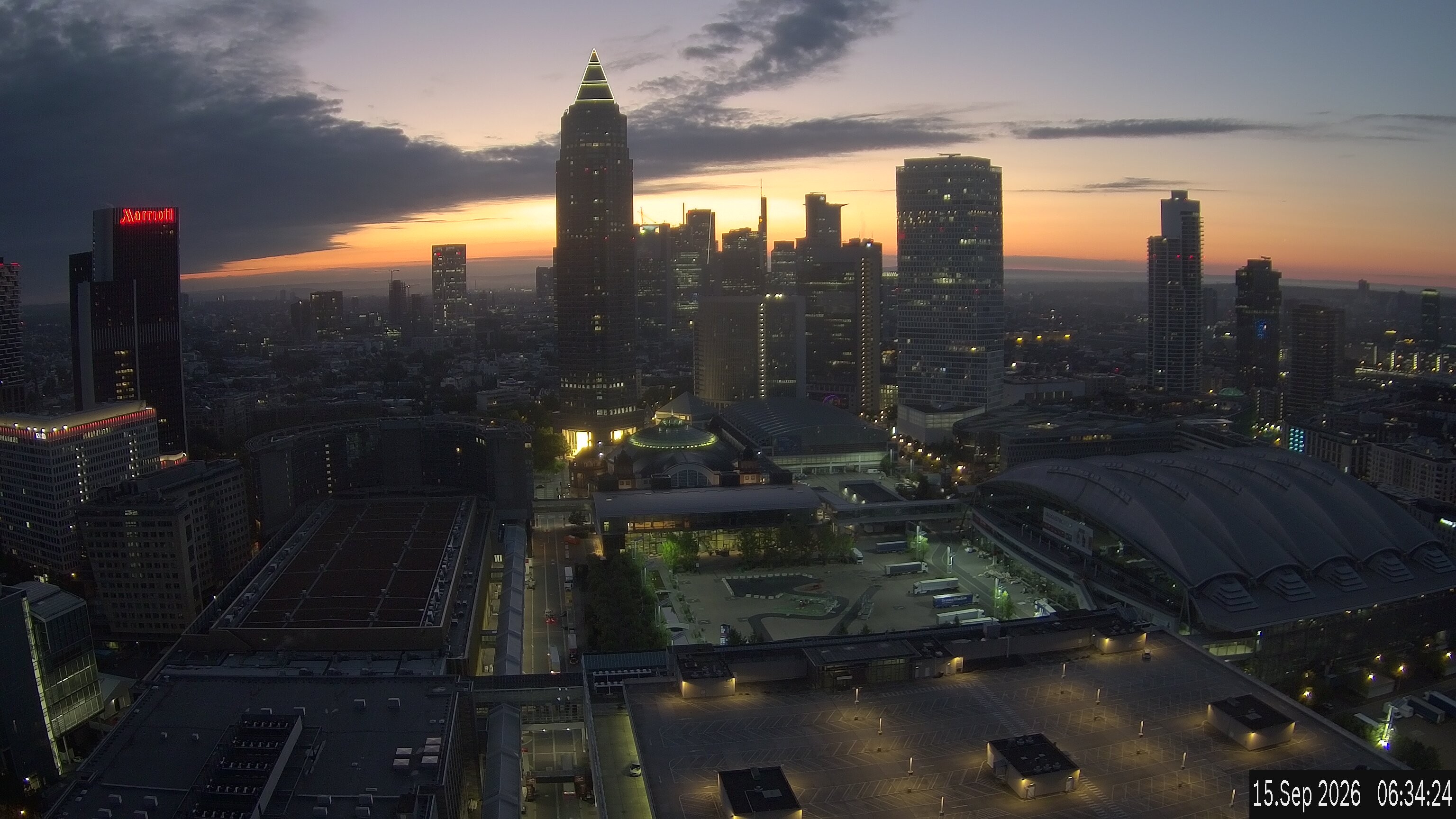 Archived image Webcam Frankfurt: View at the Skyline