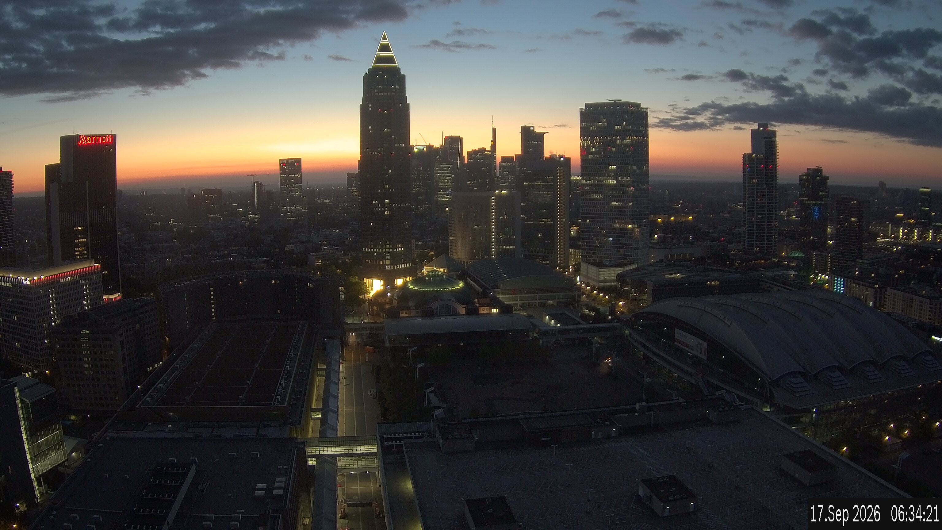Archived image Webcam Frankfurt: View at the Skyline