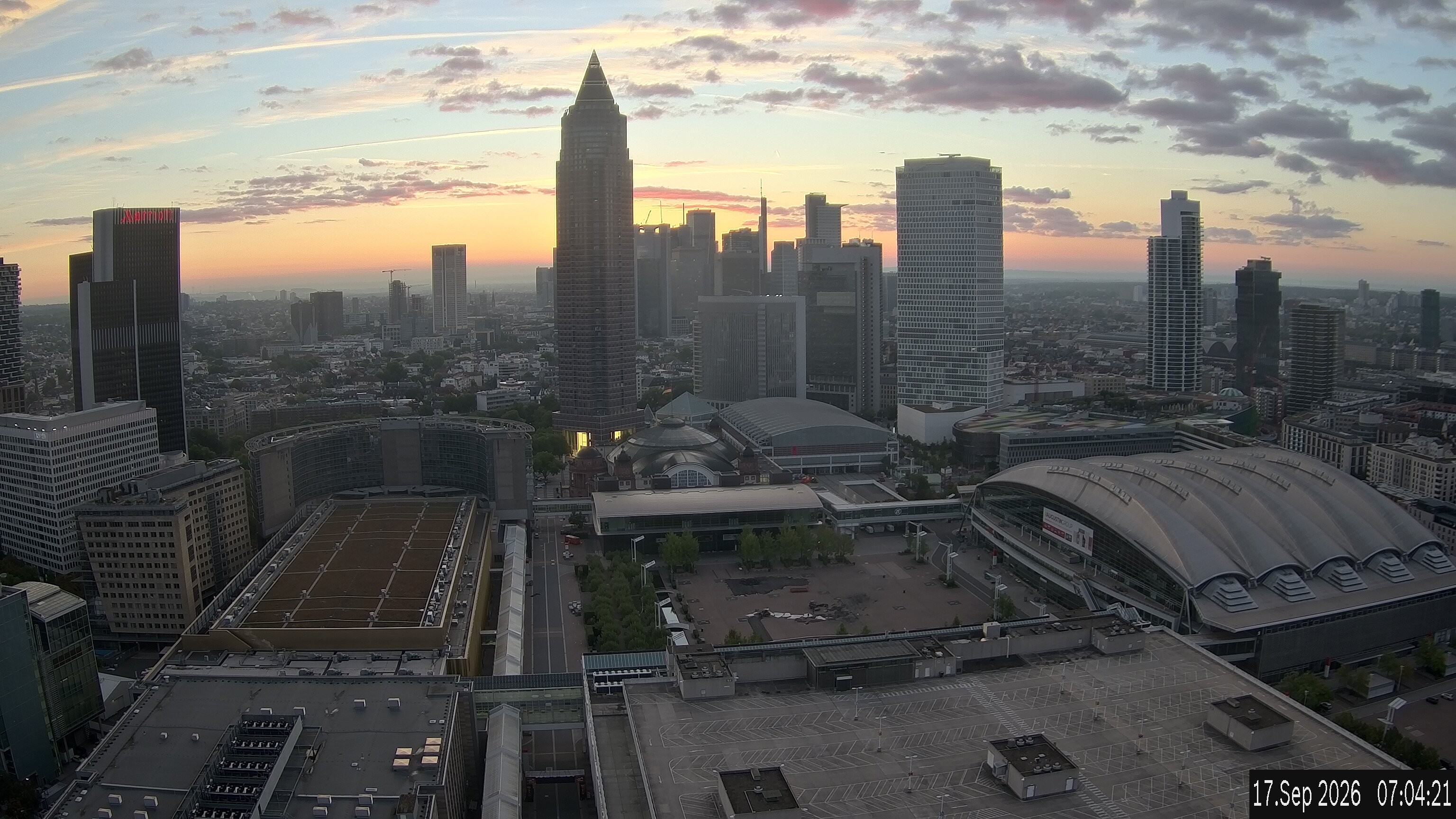 Archived image Webcam Frankfurt: View at the Skyline