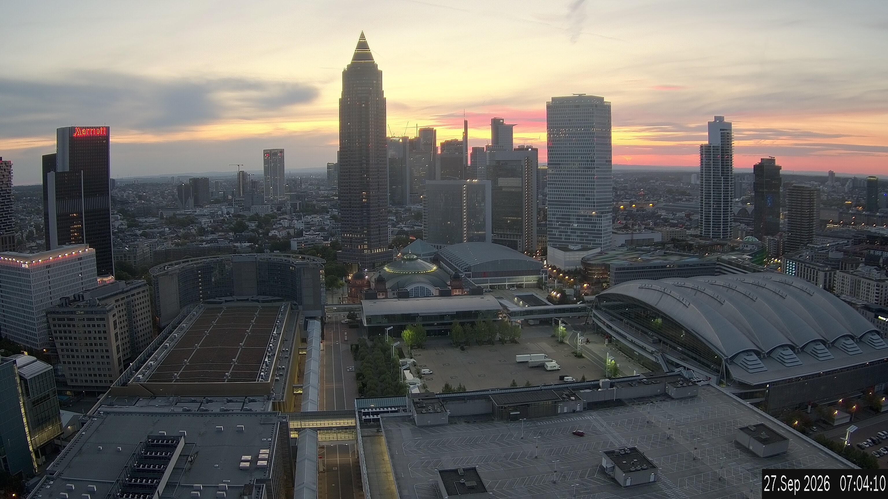 Archived image Webcam Frankfurt: View at the Skyline