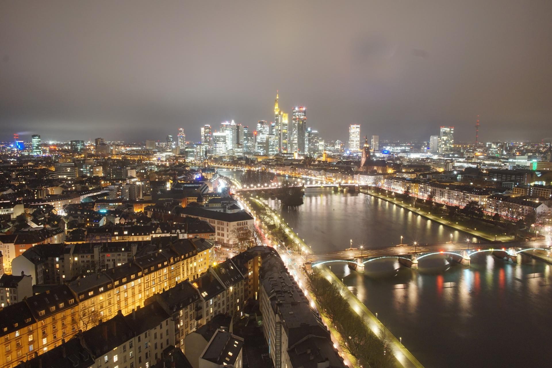 Archived image Webcam Panoramic View over to the Skyline of Frankfurt