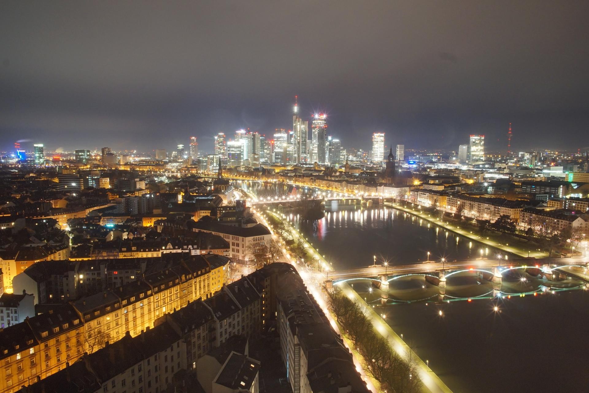Archived image Webcam Panoramic View over to the Skyline of Frankfurt