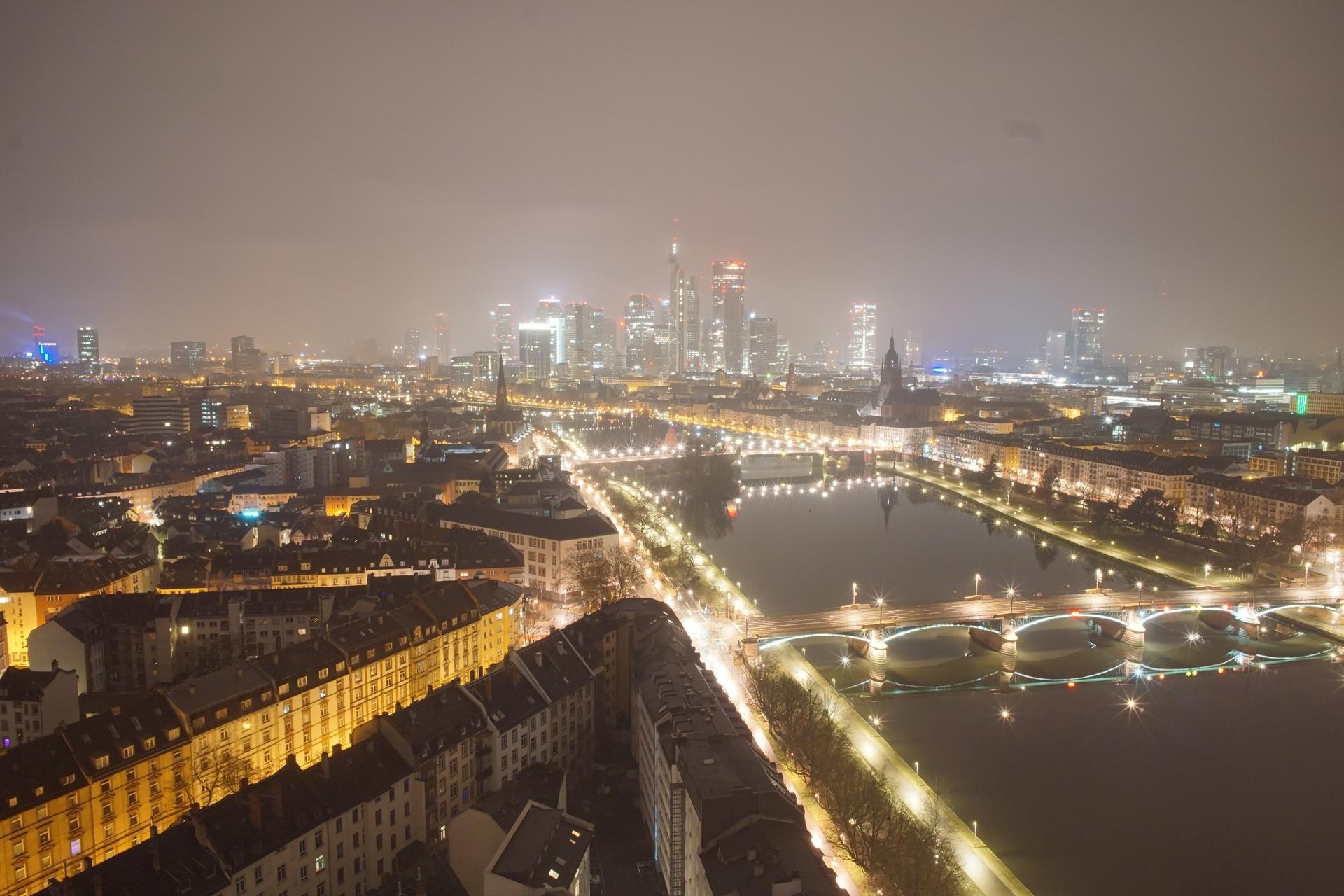 Archived image Webcam Panoramic View over to the Skyline of Frankfurt