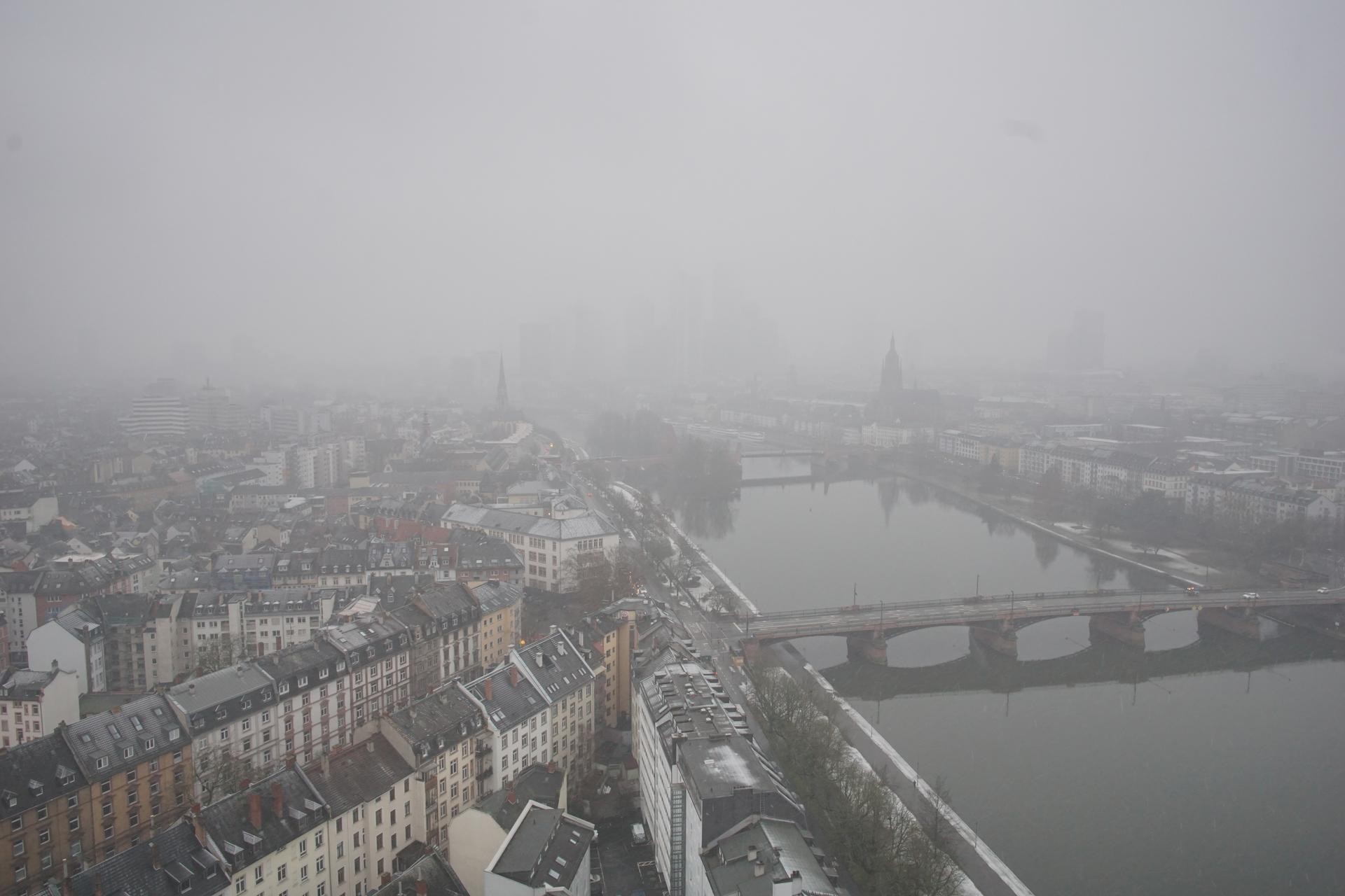 Archived image Webcam Panoramic View over to the Skyline of Frankfurt