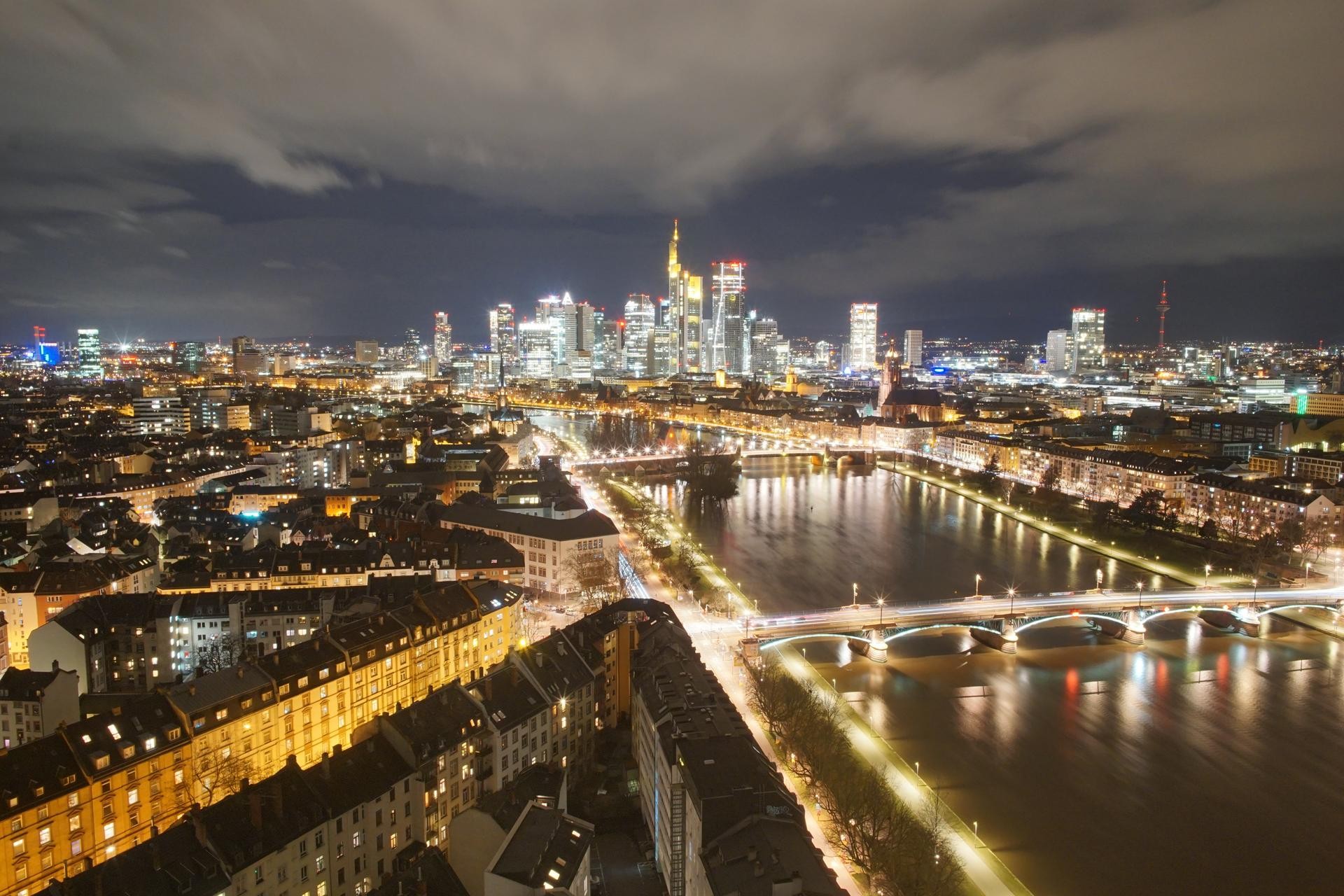 Archived image Webcam Panoramic View over to the Skyline of Frankfurt
