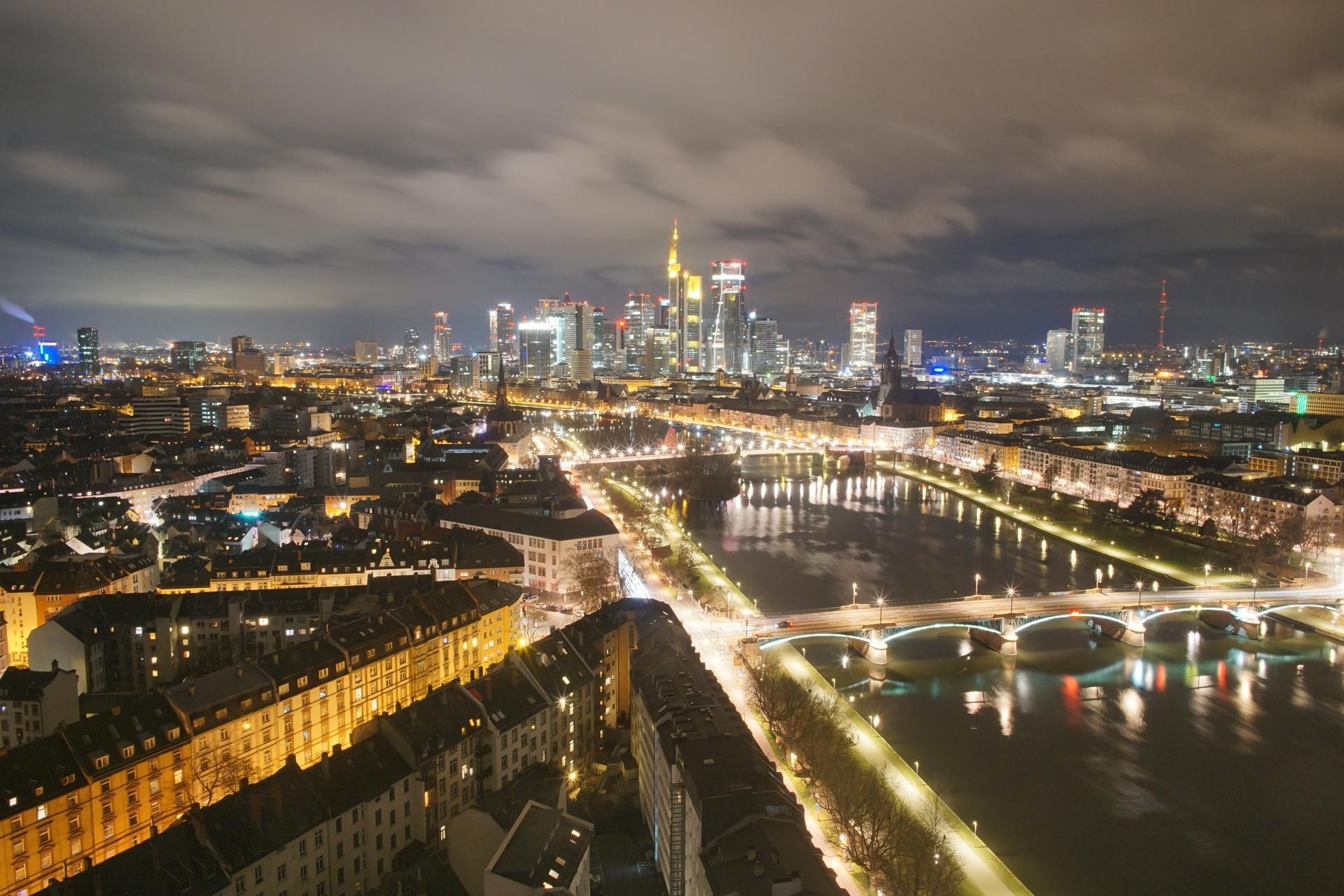 Archived image Webcam Panoramic View over to the Skyline of Frankfurt