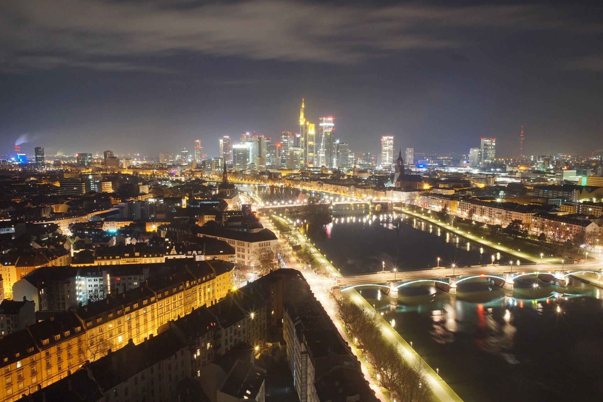 Archived image Webcam Panoramic View over to the Skyline of Frankfurt