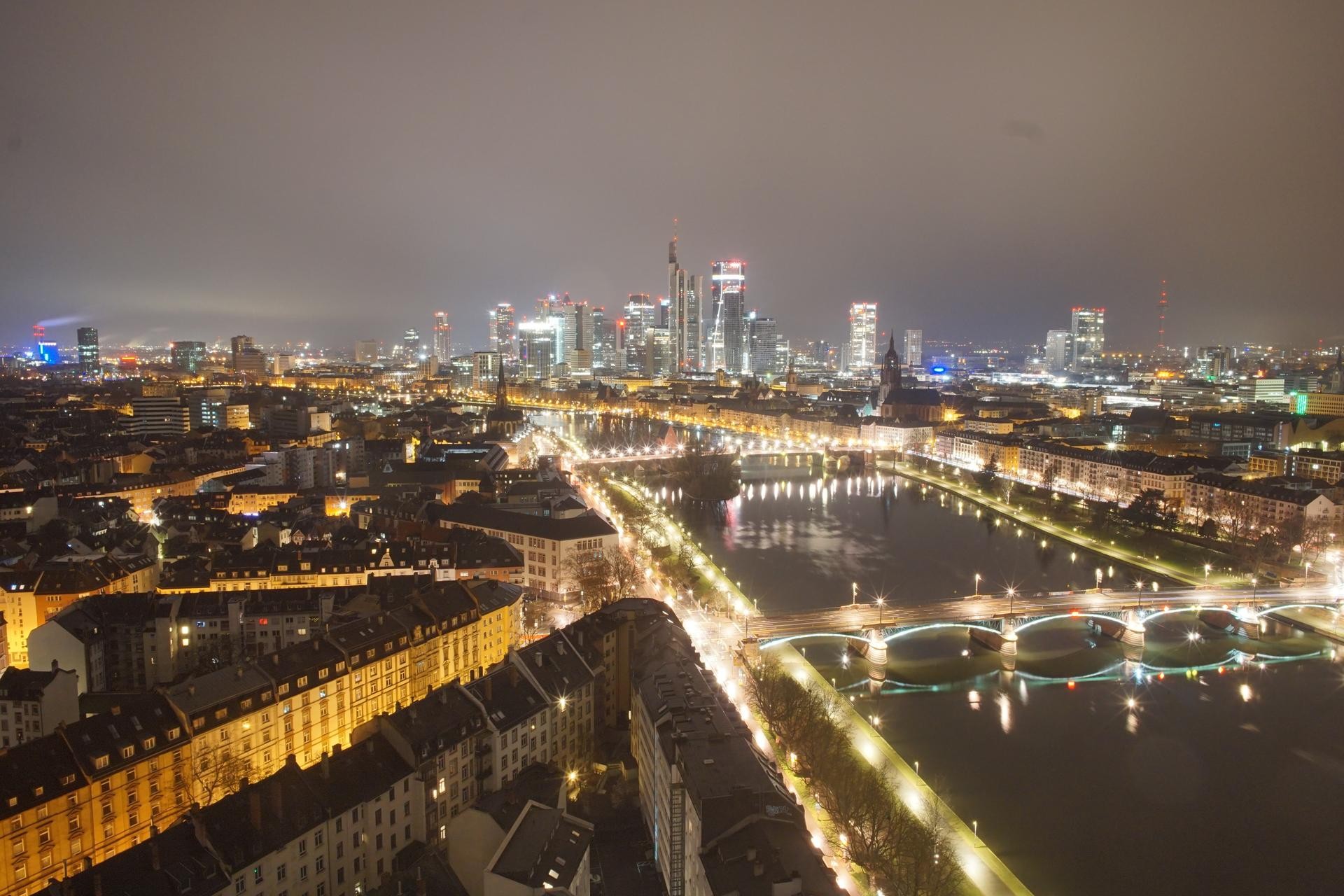 Archived image Webcam Panoramic View over to the Skyline of Frankfurt