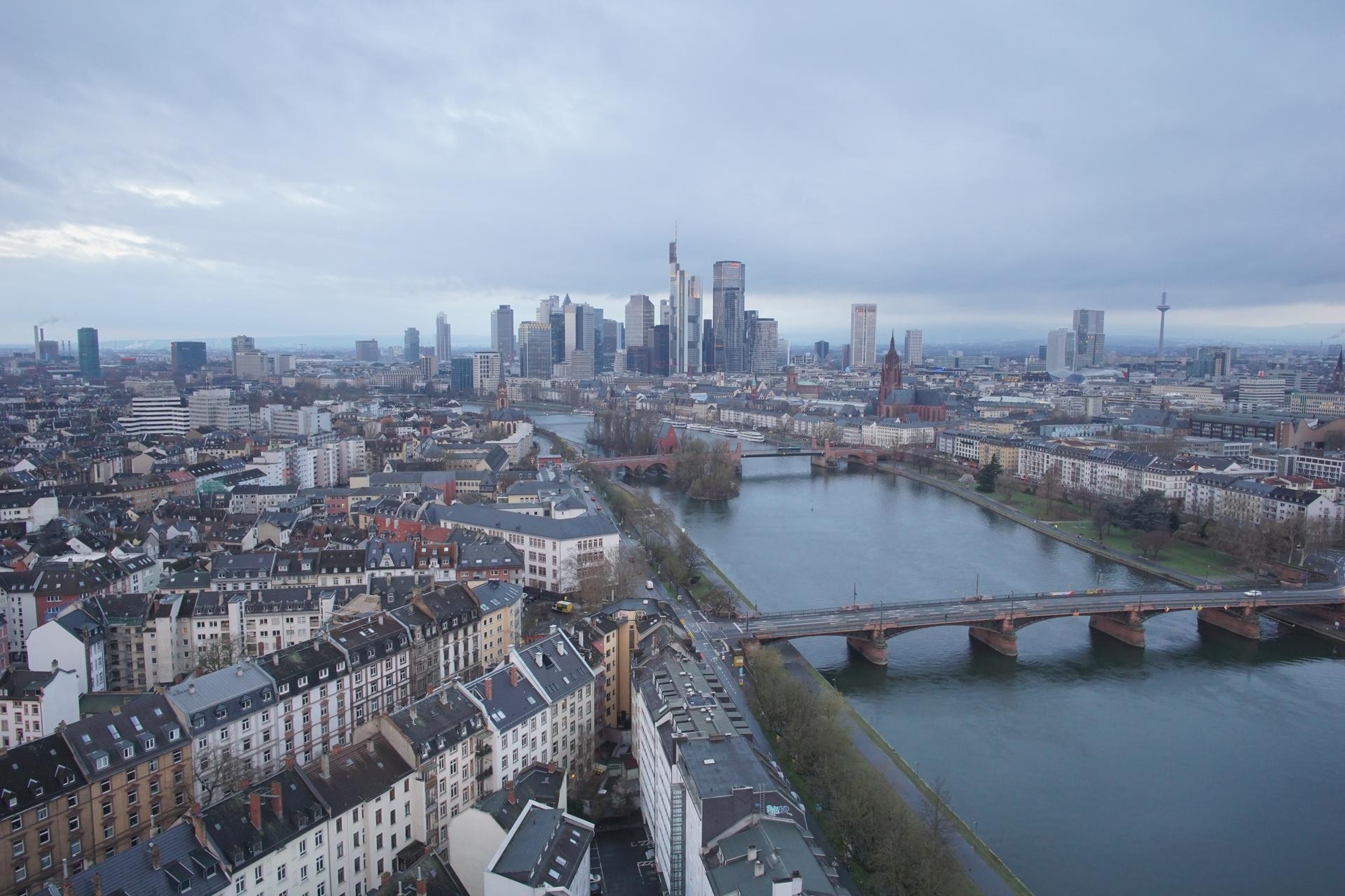 Archived image Webcam Panoramic View over to the Skyline of Frankfurt