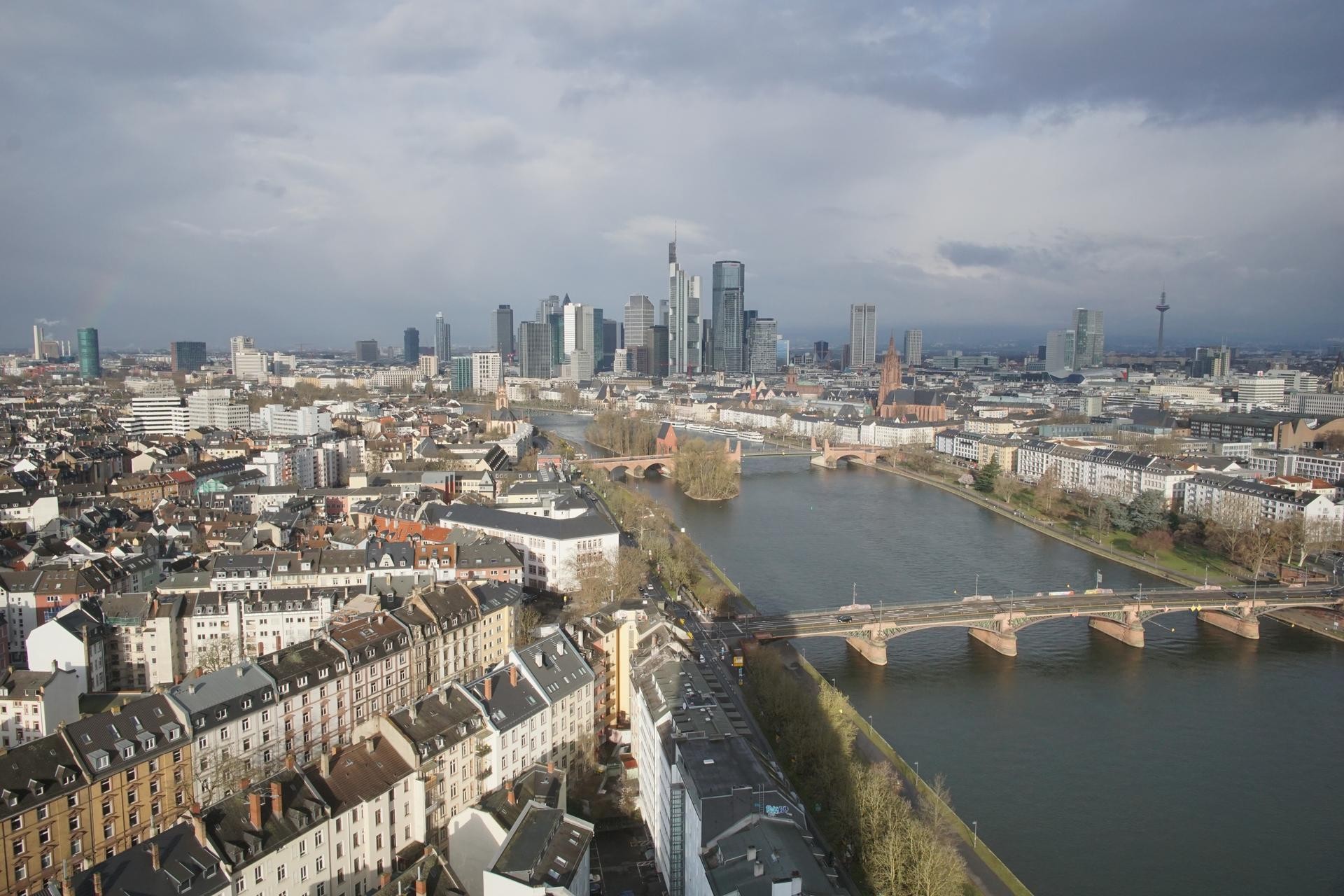 Archived image Webcam Panoramic View over to the Skyline of Frankfurt
