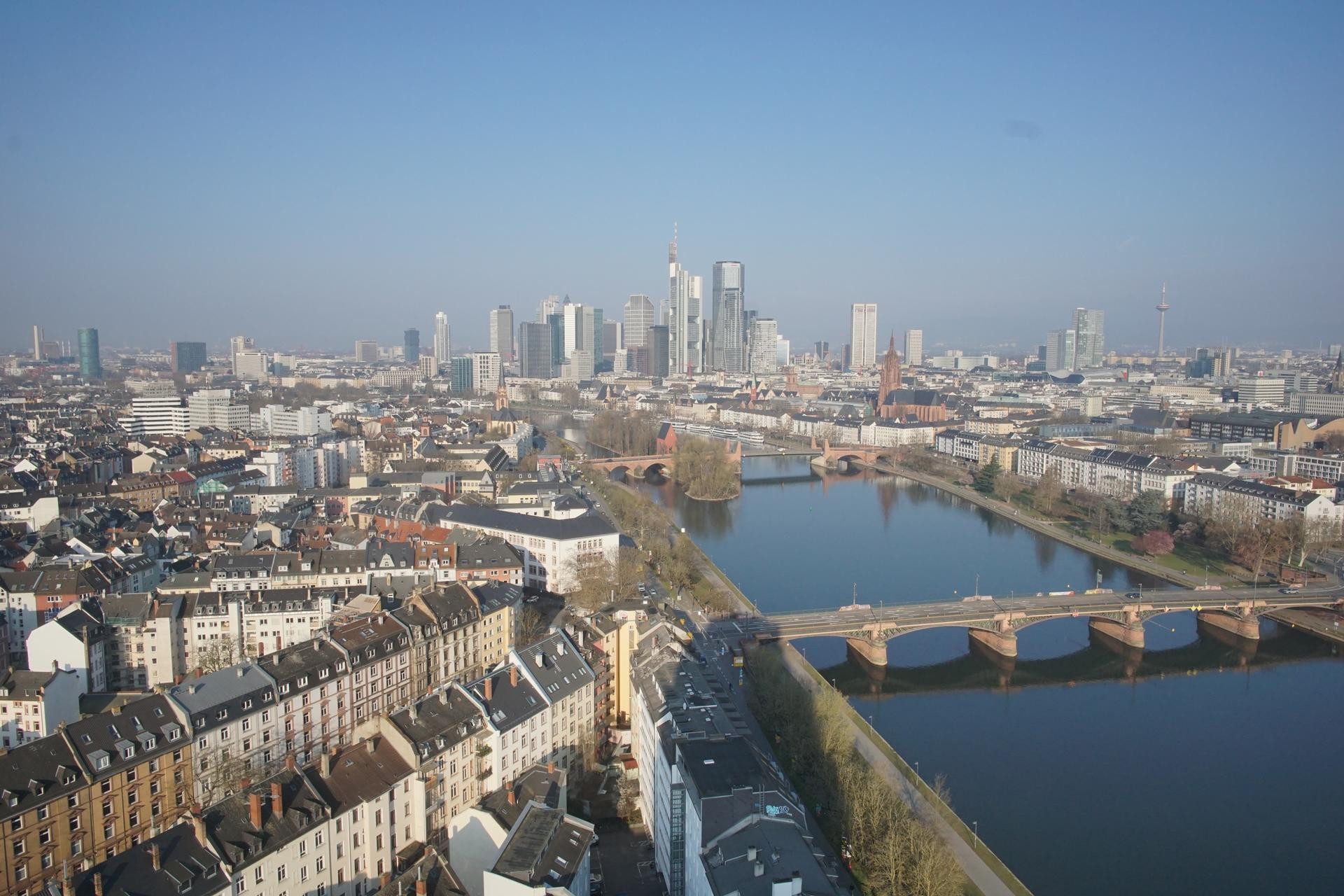 Archived image Webcam Panoramic View over to the Skyline of Frankfurt