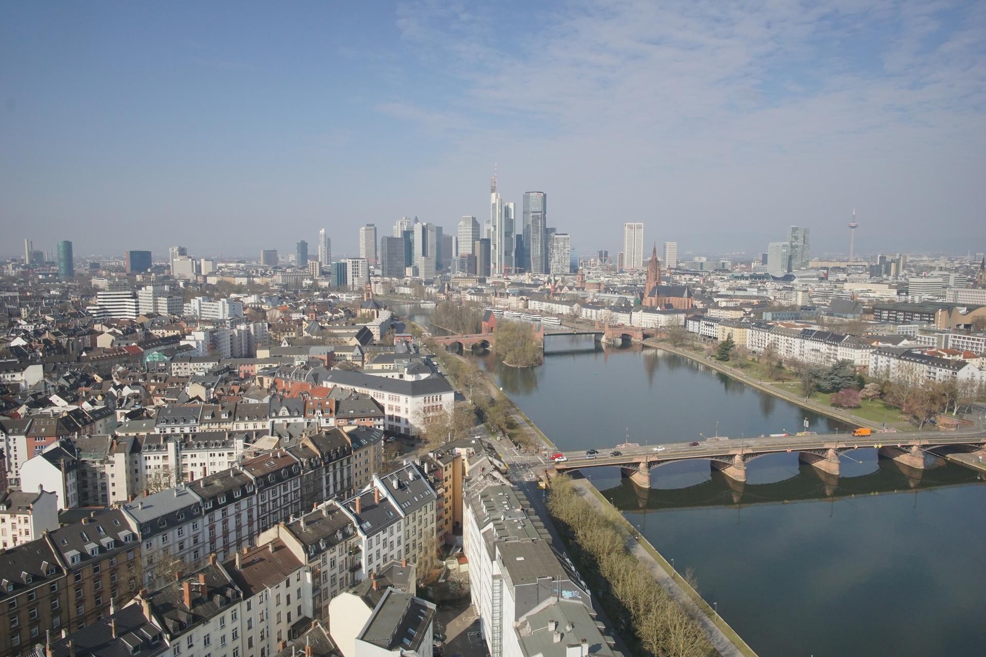 Archived image Webcam Panoramic View over to the Skyline of Frankfurt