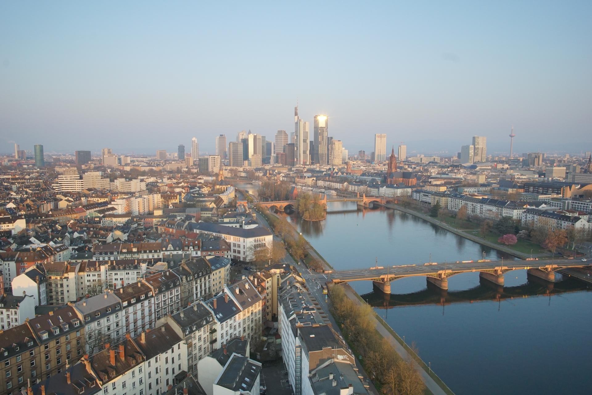 Archived image Webcam Panoramic View over to the Skyline of Frankfurt