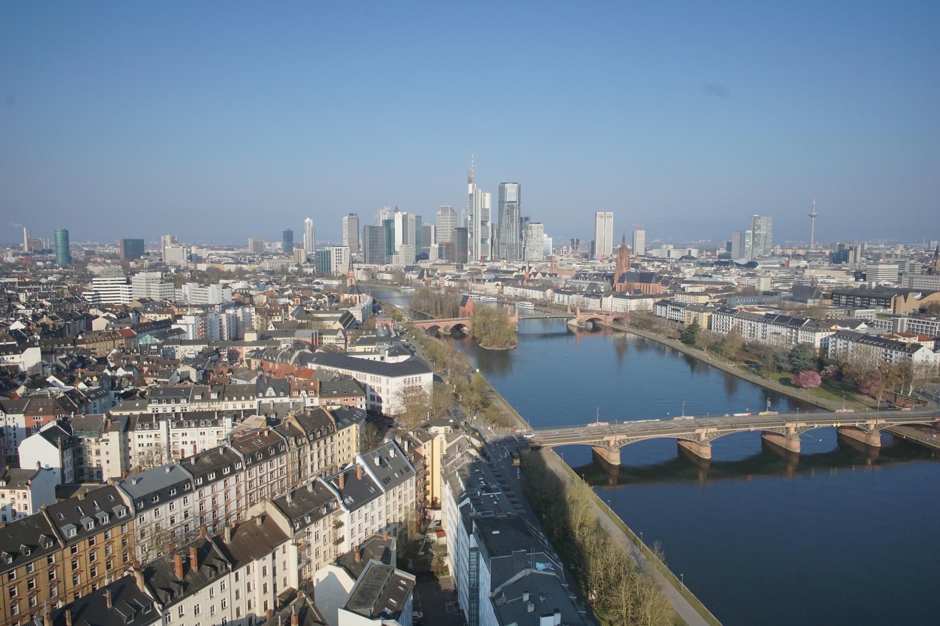 Archived image Webcam Panoramic View over to the Skyline of Frankfurt