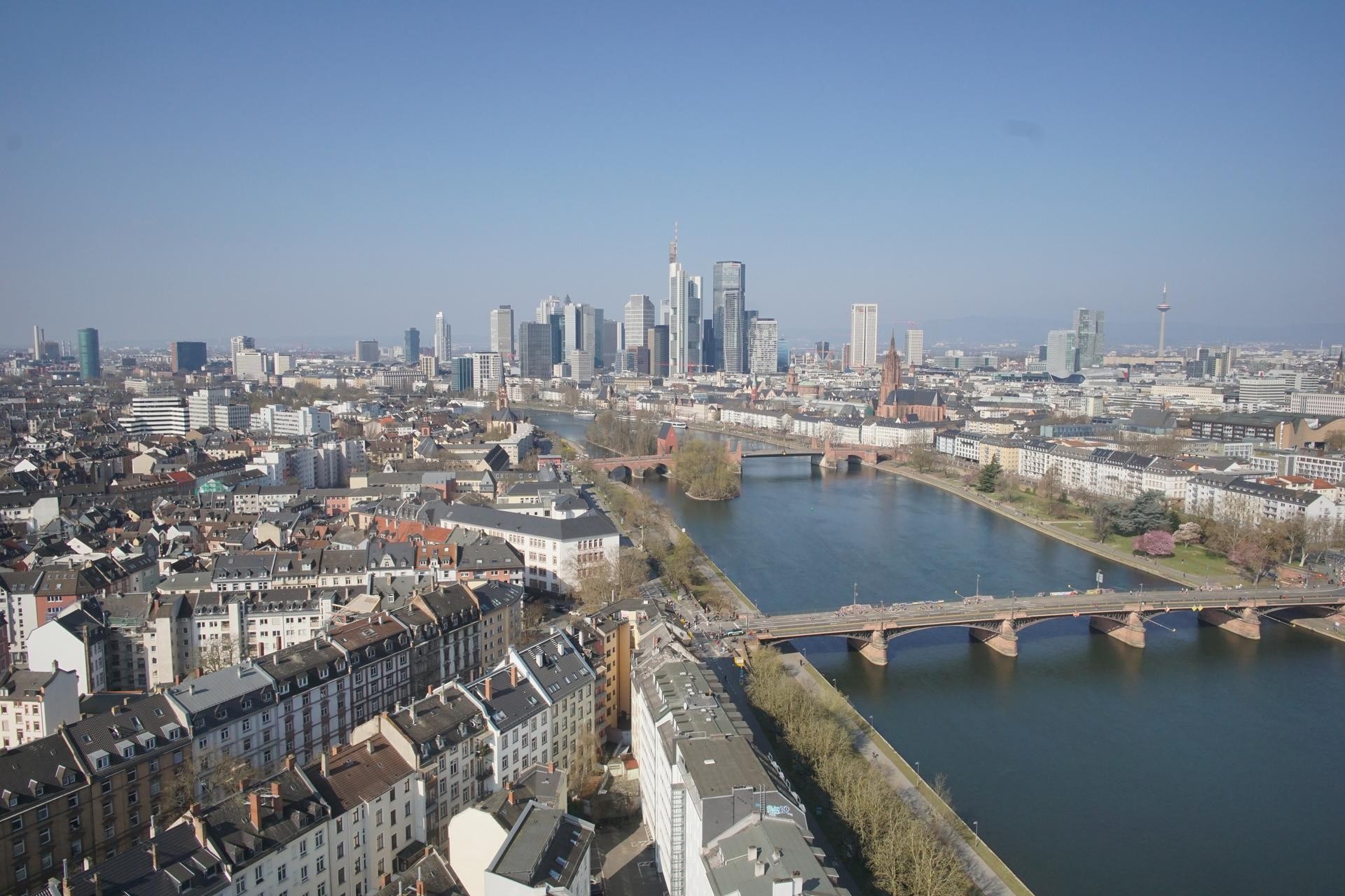 Archived image Webcam Panoramic View over to the Skyline of Frankfurt