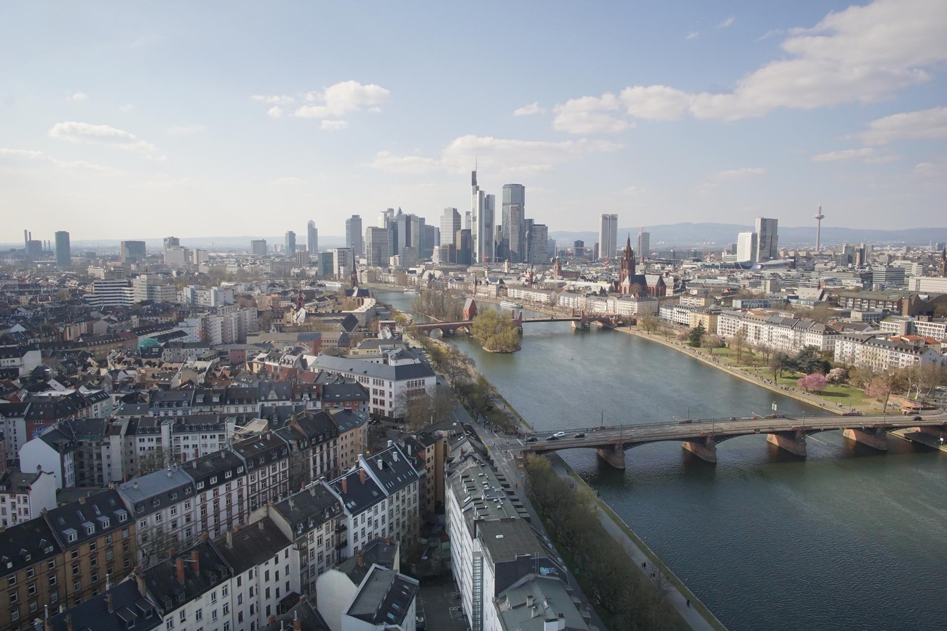 Archived image Webcam Panoramic View over to the Skyline of Frankfurt