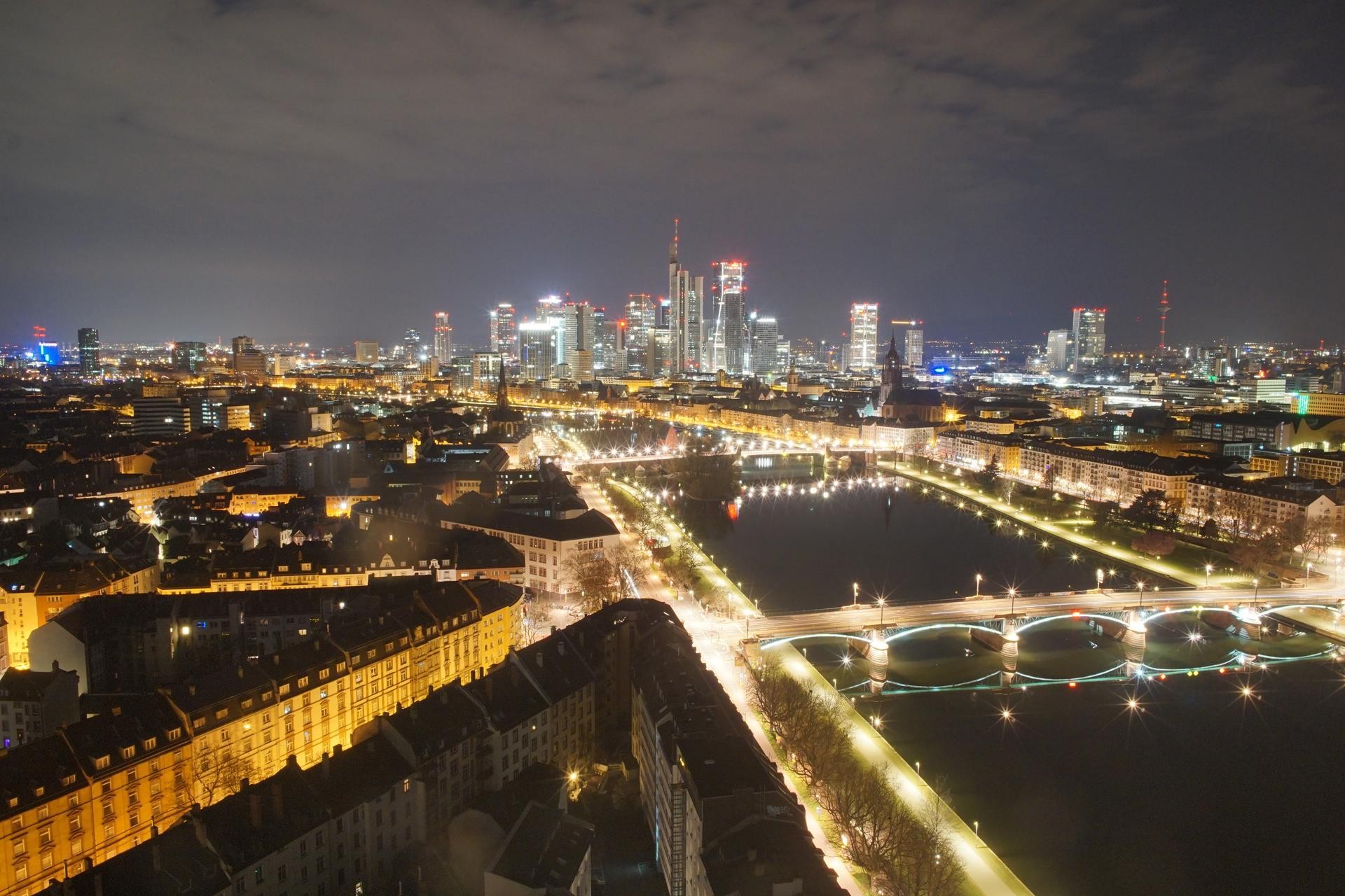 Archived image Webcam Panoramic View over to the Skyline of Frankfurt