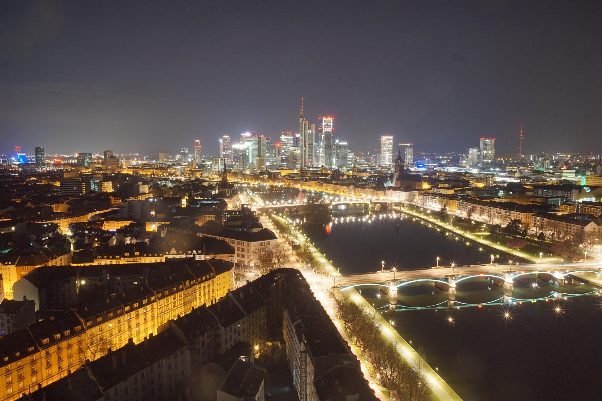 Archived image Webcam Panoramic View over to the Skyline of Frankfurt