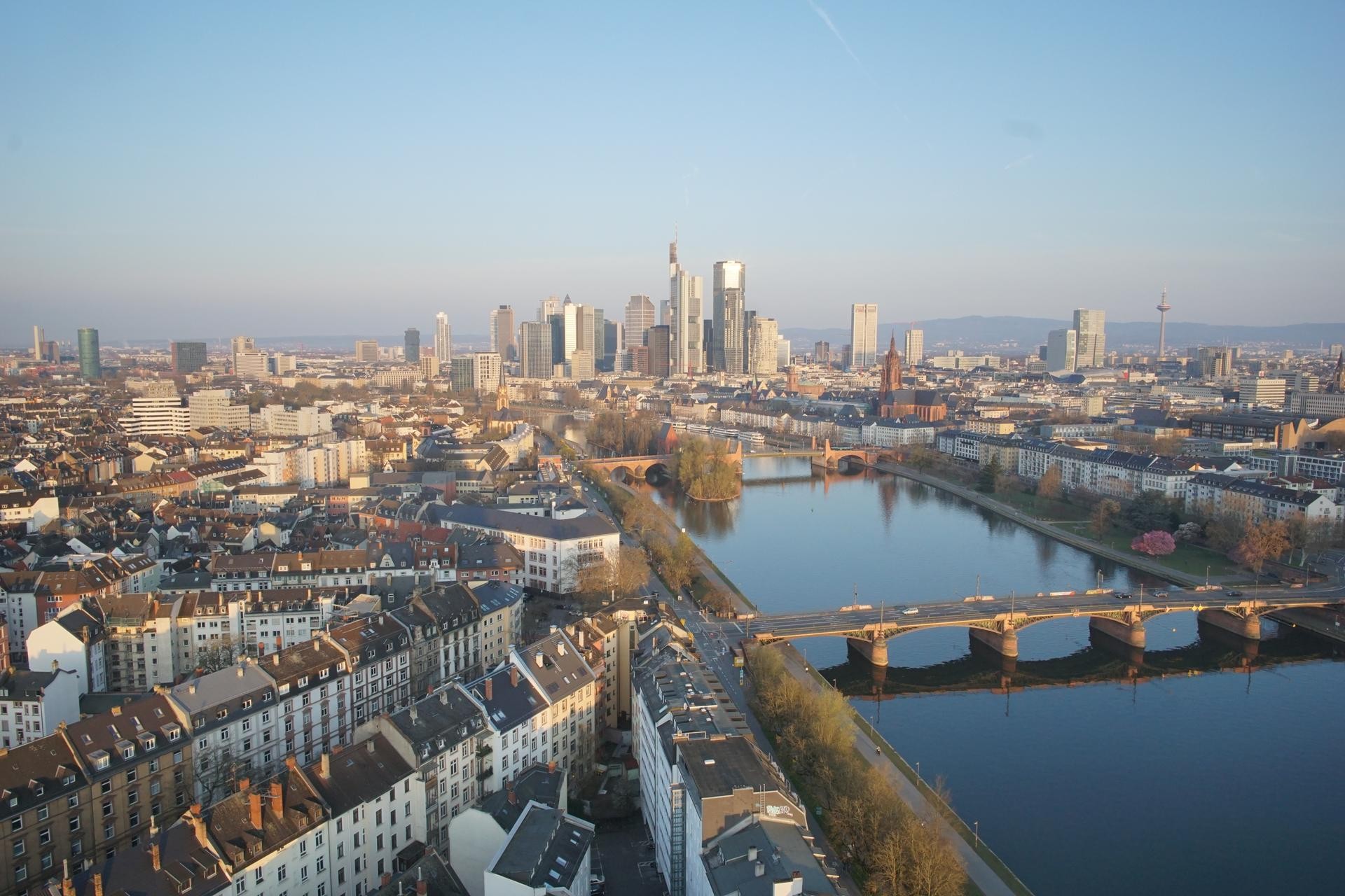 Archived image Webcam Panoramic View over to the Skyline of Frankfurt