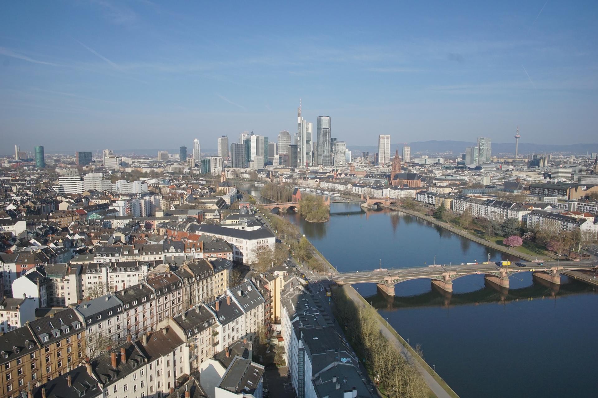 Archived image Webcam Panoramic View over to the Skyline of Frankfurt