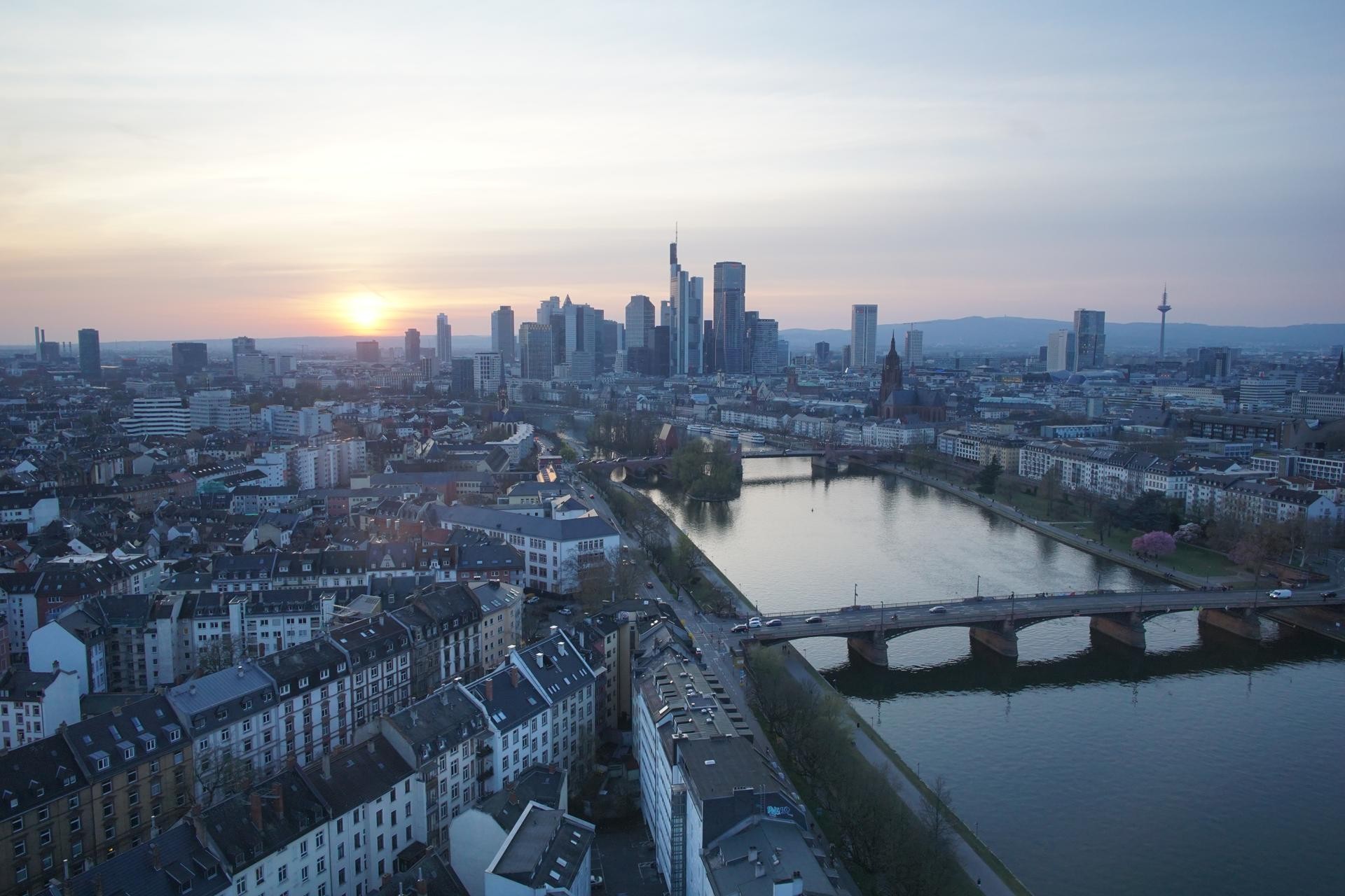 Archived image Webcam Panoramic View over to the Skyline of Frankfurt